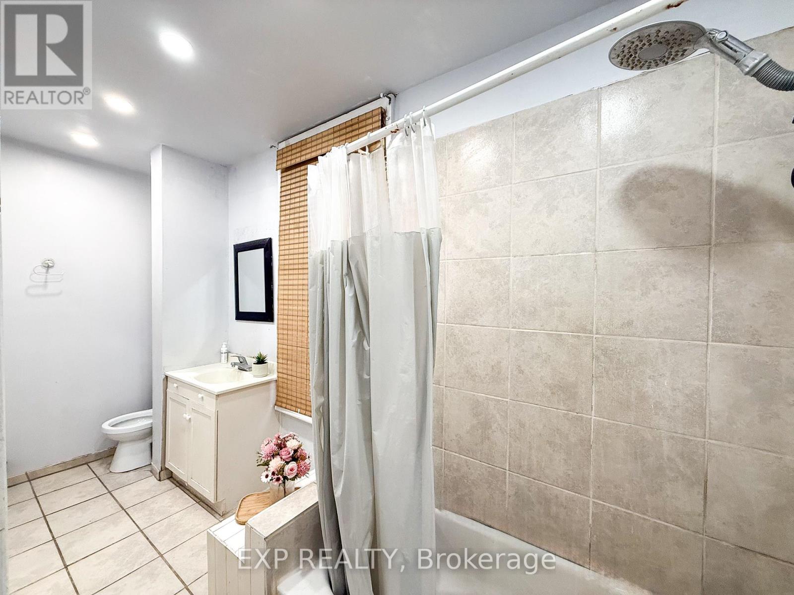 80 Sherwood Drive, Brantford, Ontario  N3T 1N7 - Photo 13 - X12231631
