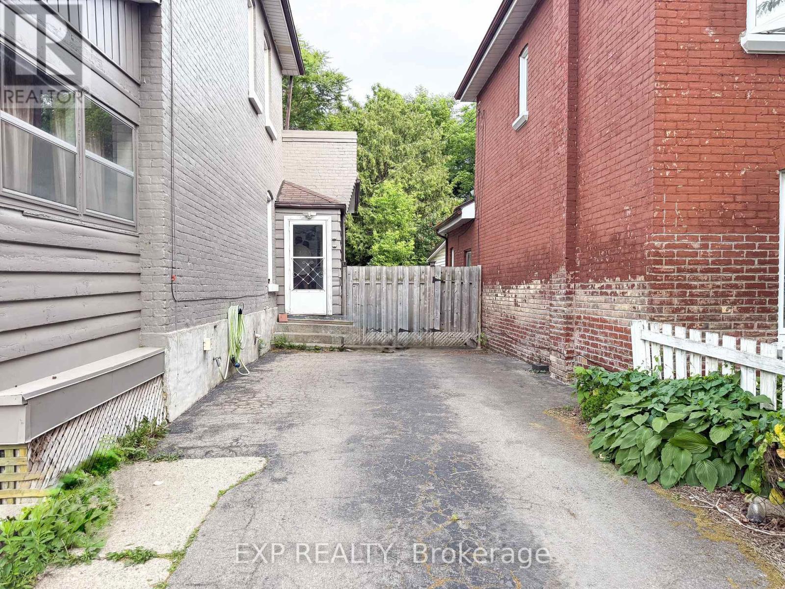 80 Sherwood Drive, Brantford, Ontario  N3T 1N7 - Photo 16 - X12231631