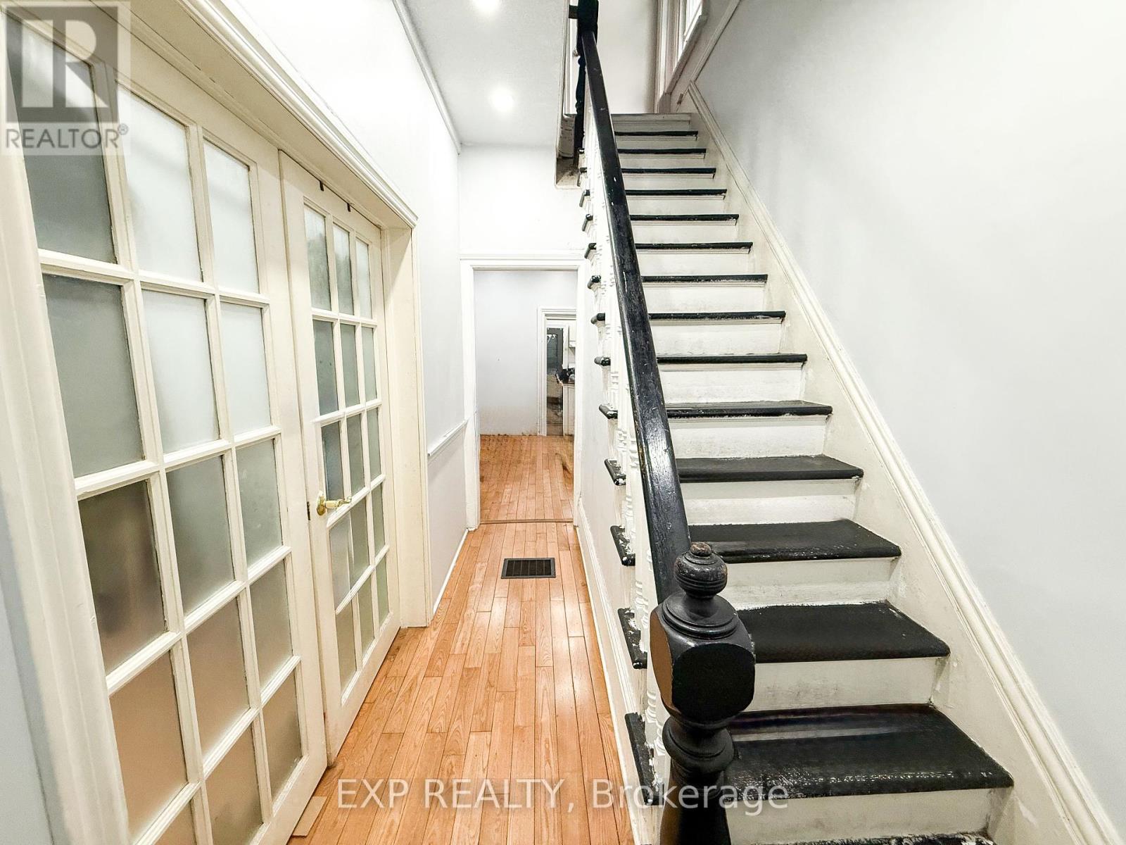 80 Sherwood Drive, Brantford, Ontario  N3T 1N7 - Photo 9 - X12231631