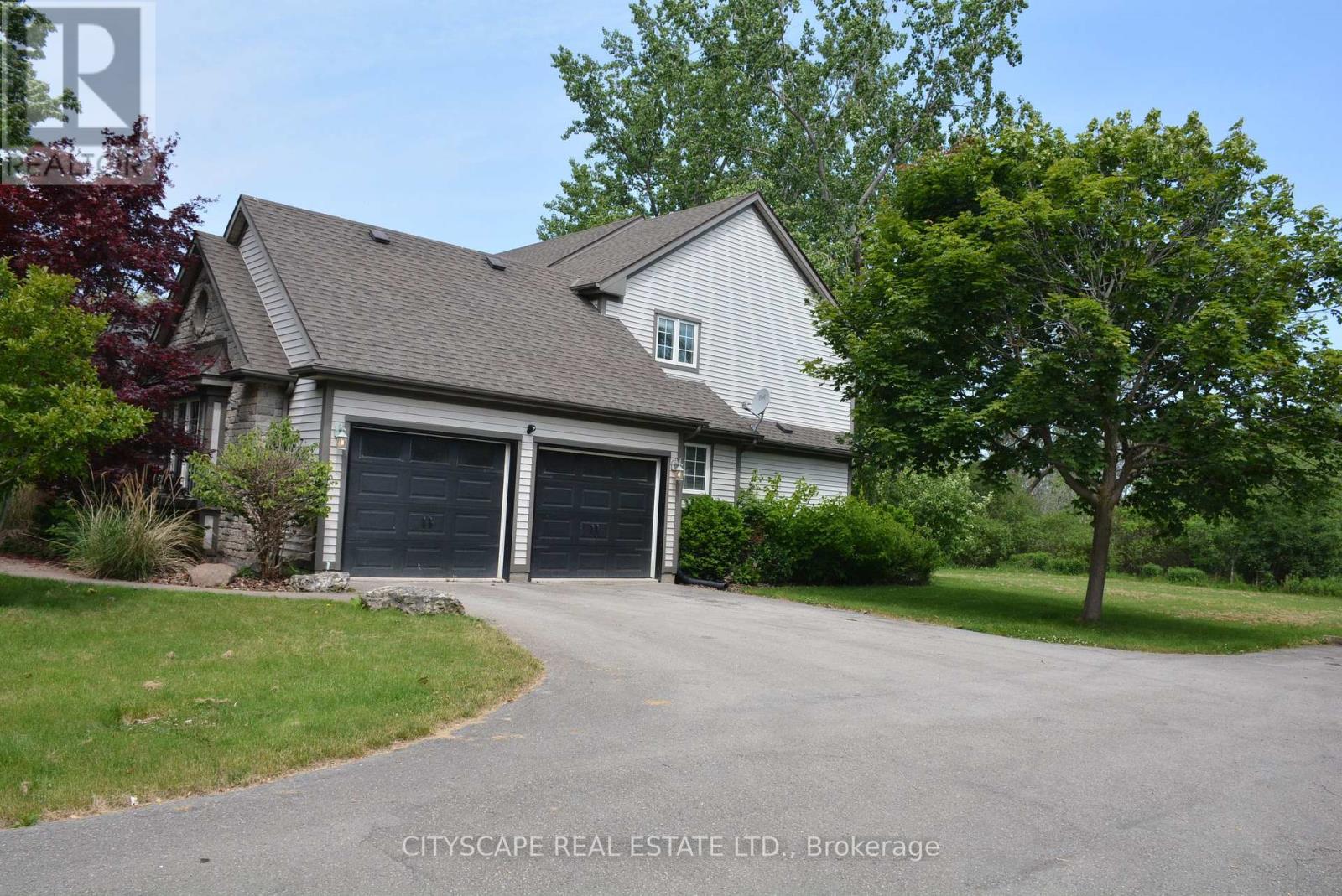 Property at 279 LAKESHORE ROAD W image 2