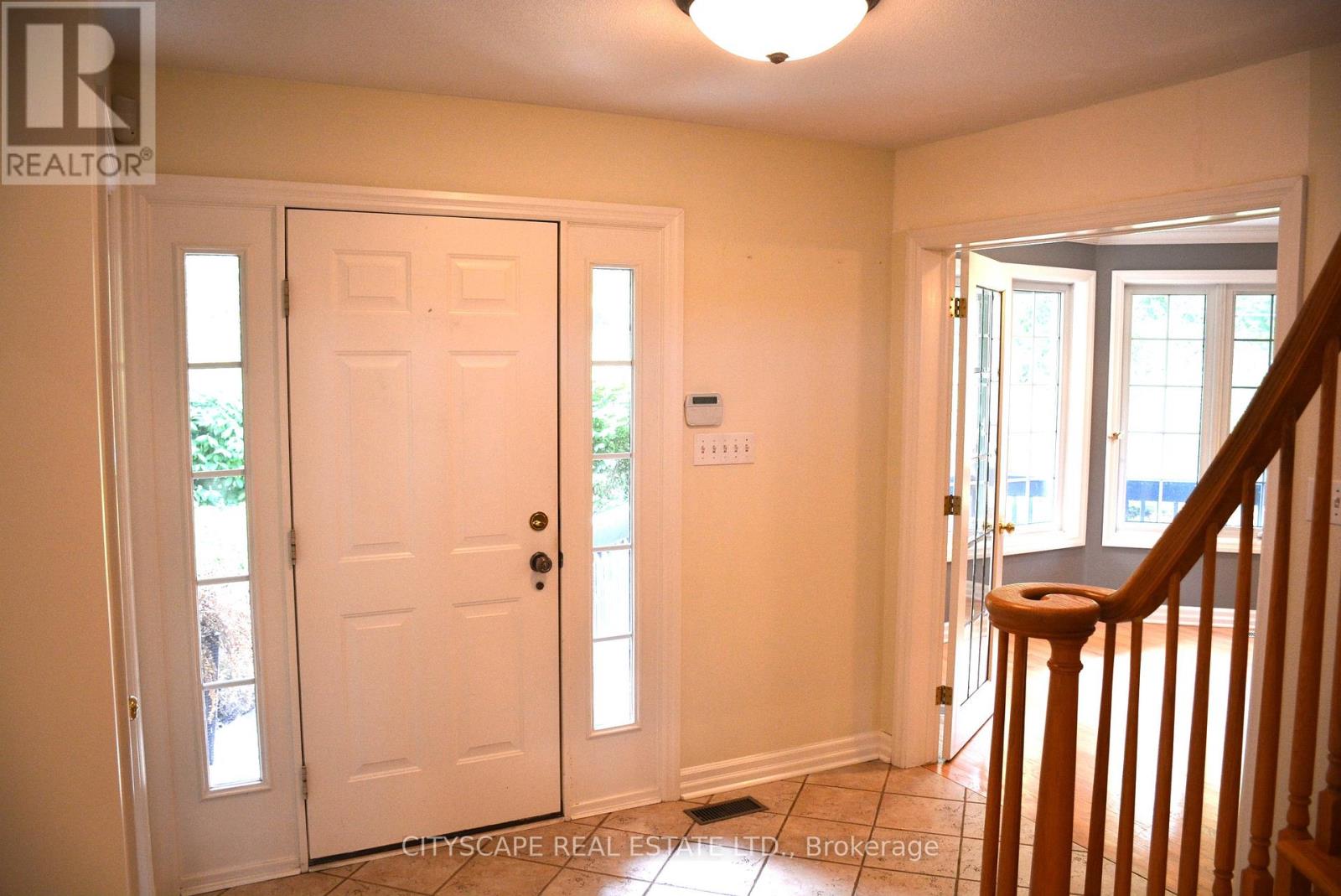 Property at 279 LAKESHORE ROAD W image 5