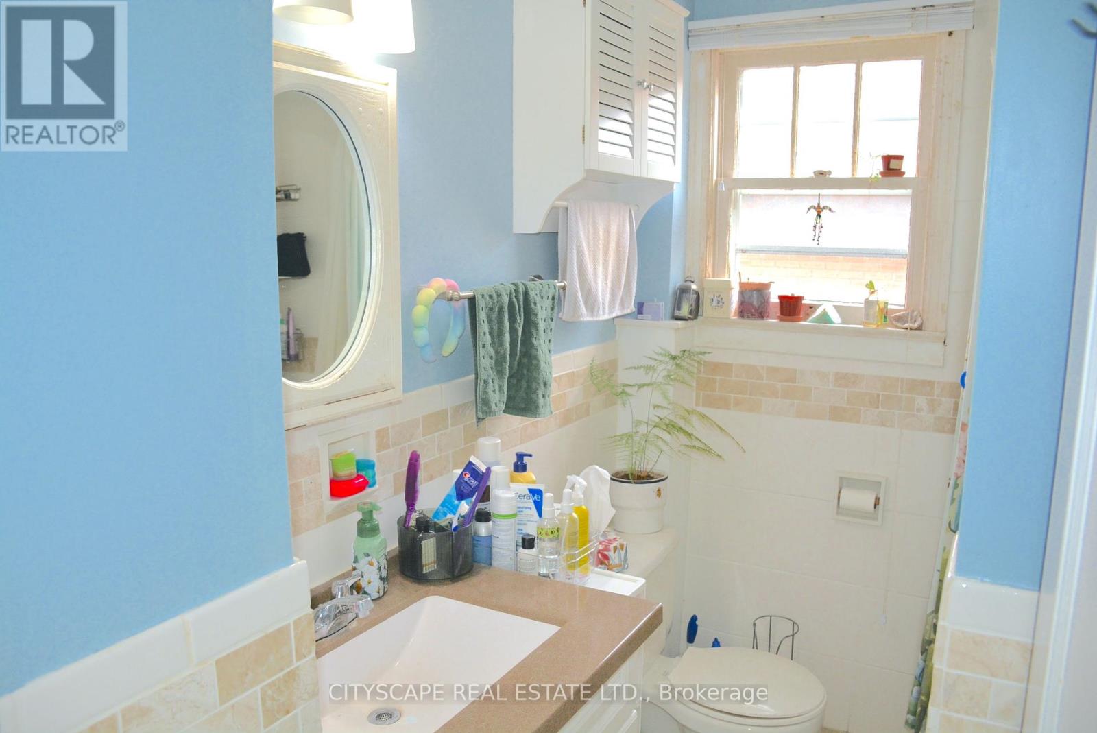 40 Elgin Street N, Cambridge, Ontario  N1R 5G9 - Photo 11 - X12231645