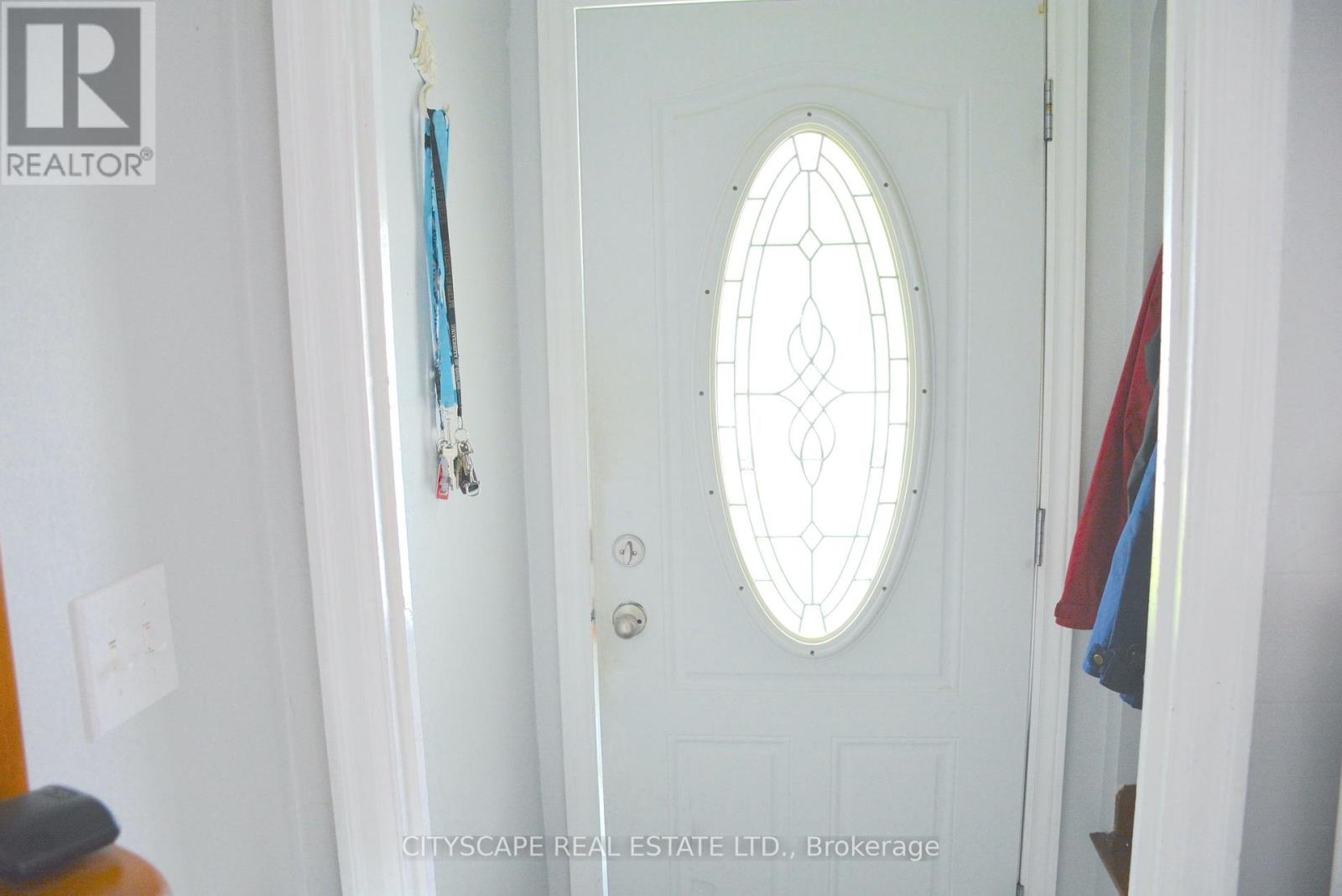 Property at 40 ELGIN STREET N image 5