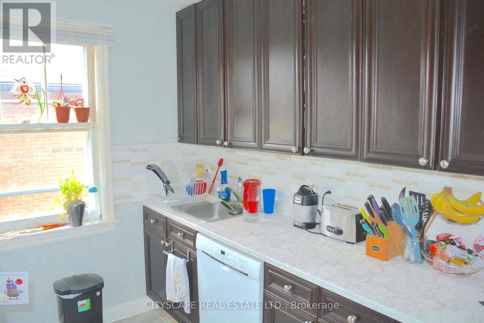 40 Elgin Street N, Cambridge, Ontario  N1R 5G9 - Photo 9 - X12231645