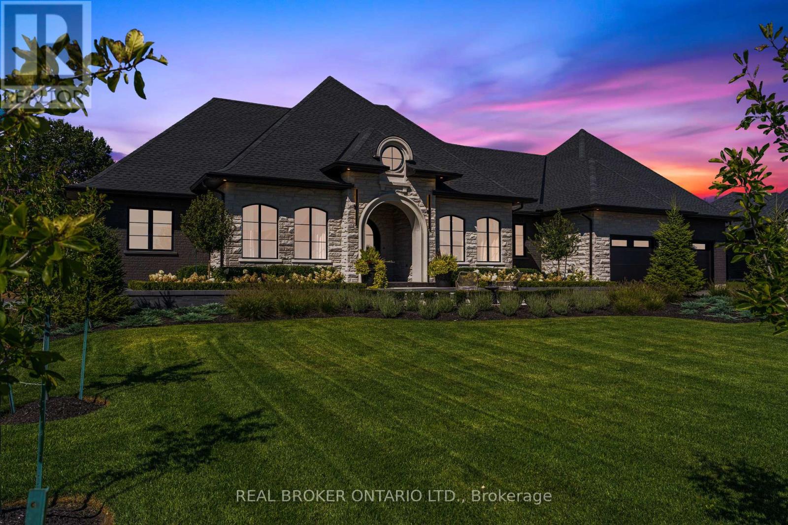 11 August Crescent, Norwich (Otterville), Ontario  N0J 1R0 - Photo 2 - X12231835