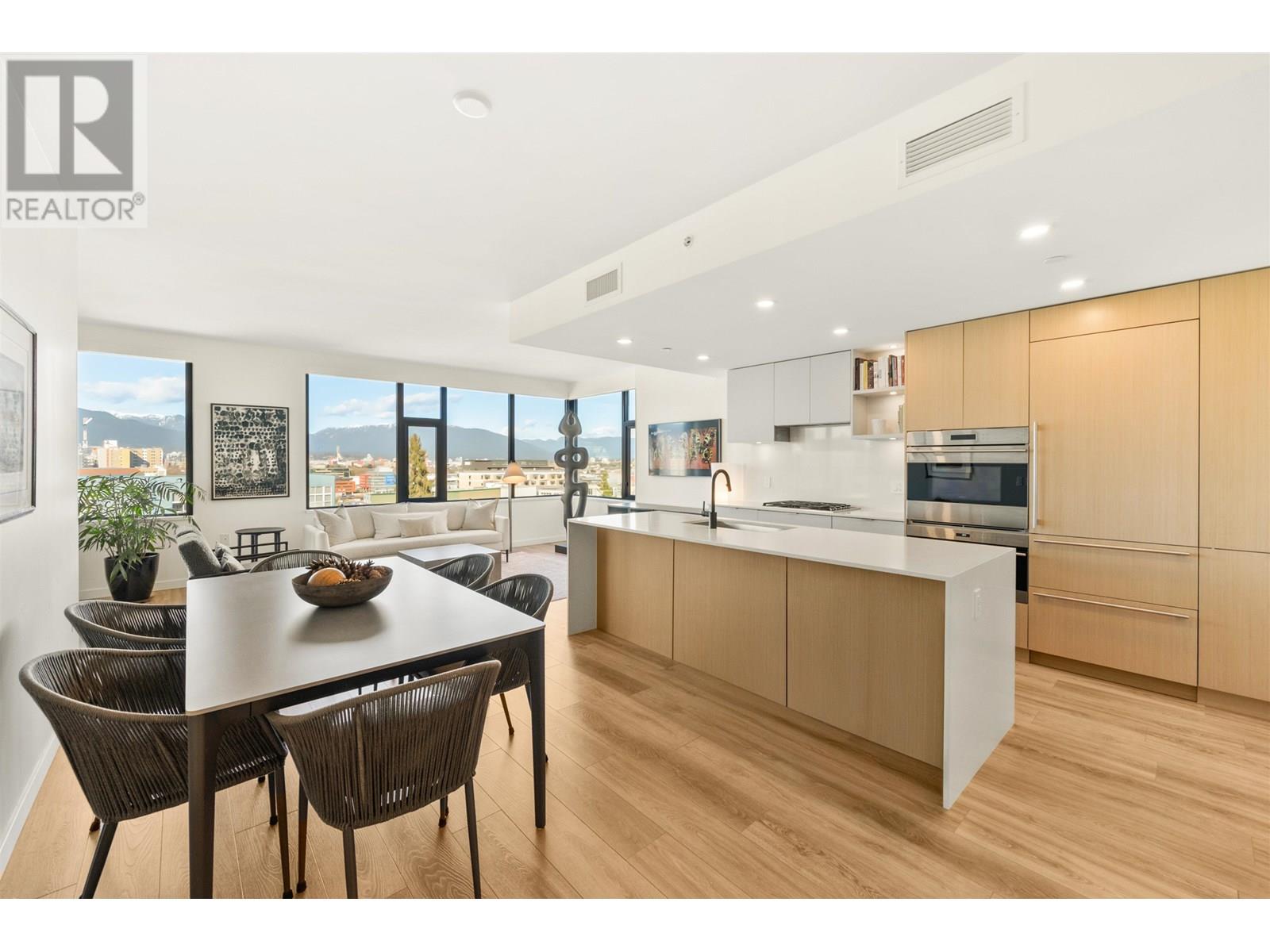 709 210 E 5TH AVENUE, vancouver, British Columbia V5T0K1