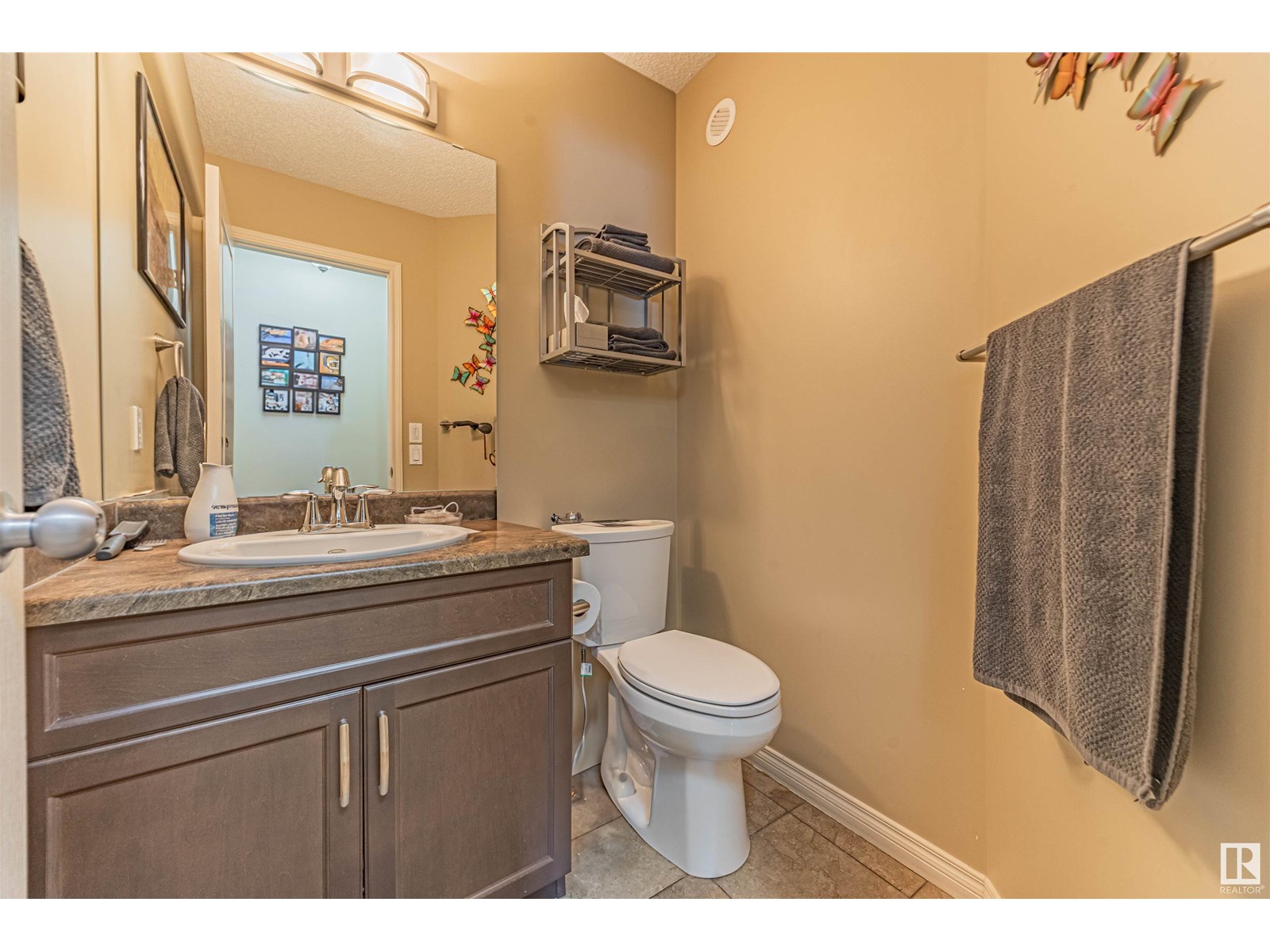 Property at 240 SILVERSTONE CR image 1