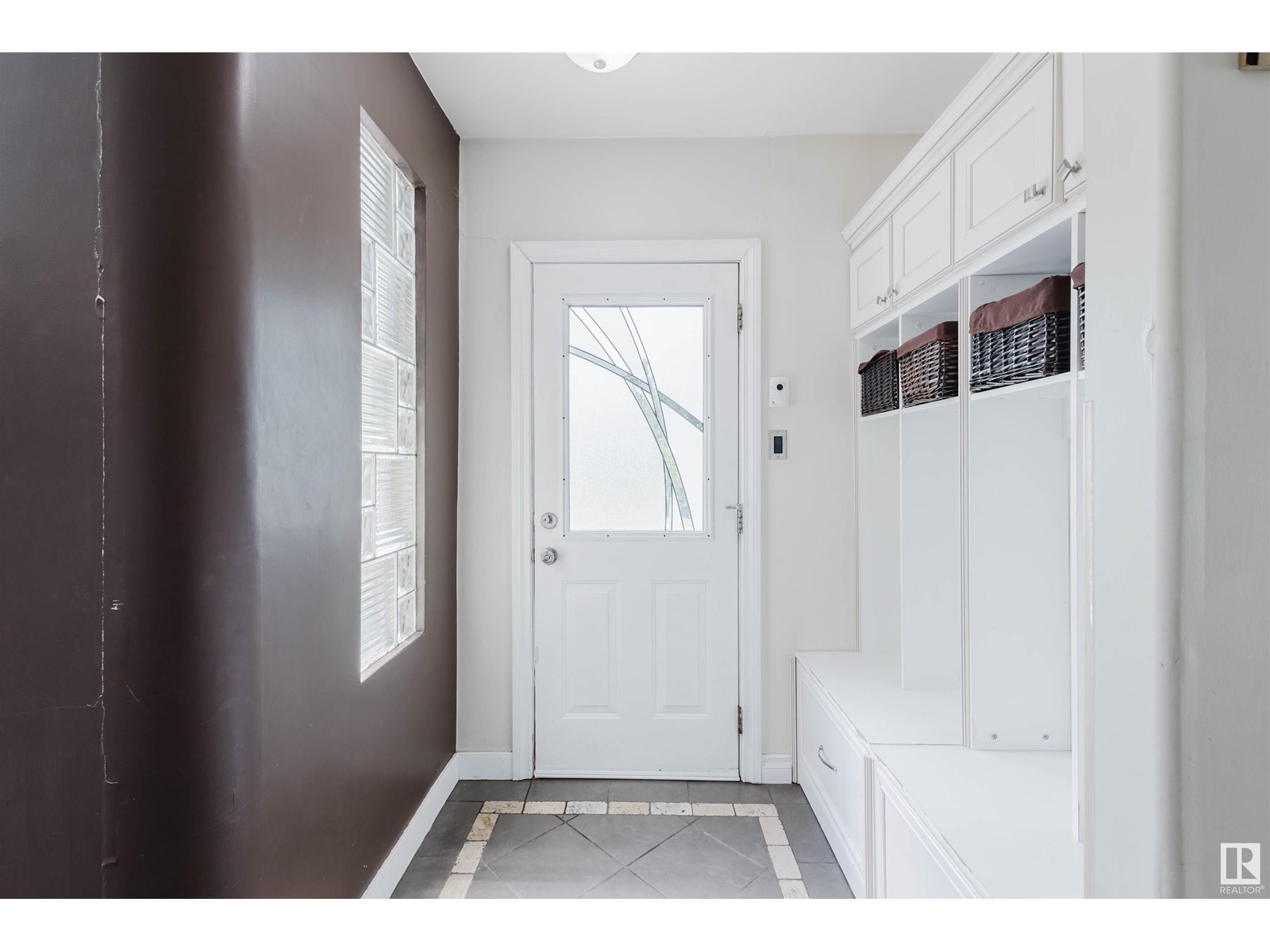 Property at 11512 74 AV NW image 2