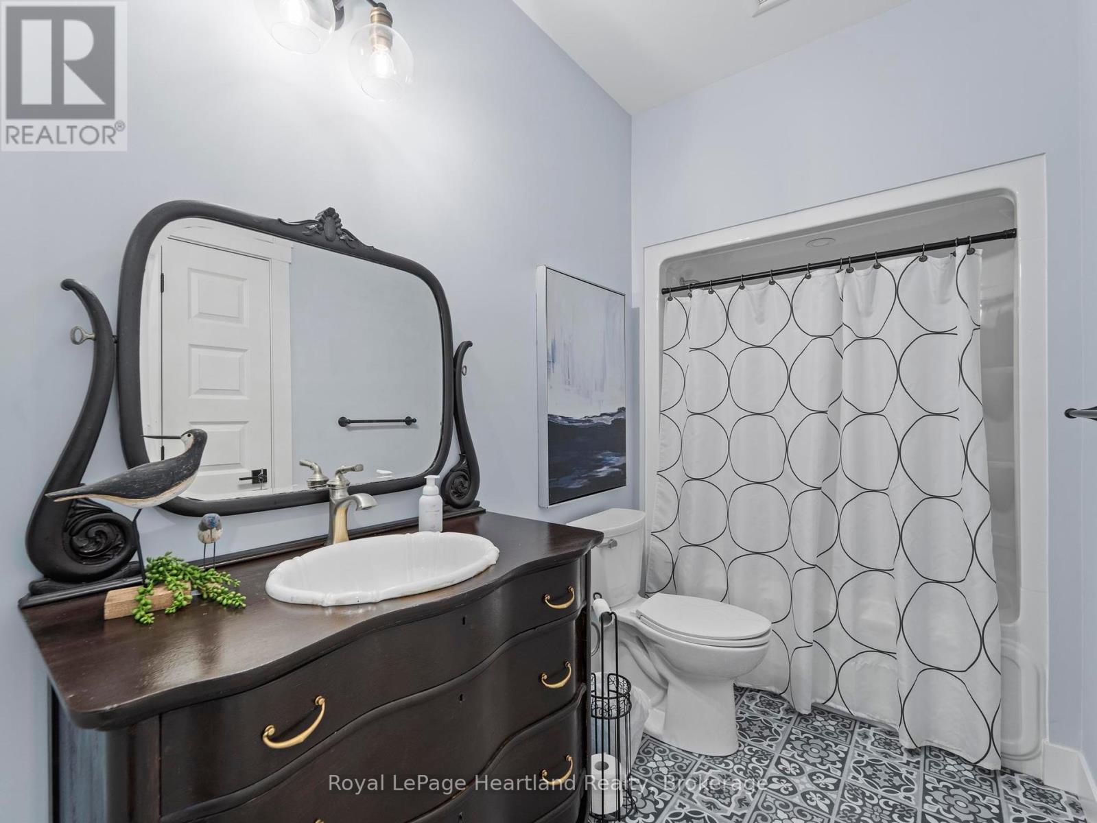 3 Eugene Street, Bluewater, Ontario  N0M 1G0 - Photo 7 - X12232031