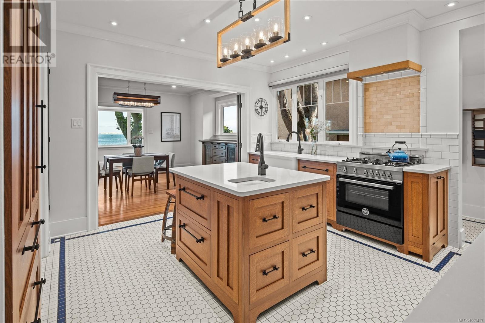Property at 2170 Esplanade image 2
