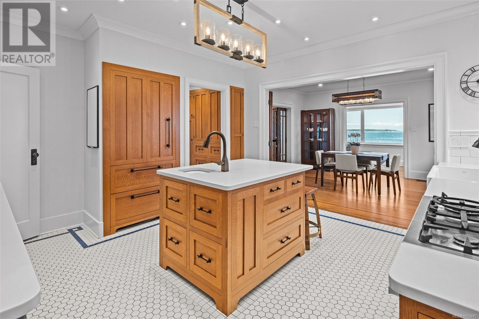Property at 2170 Esplanade image 4