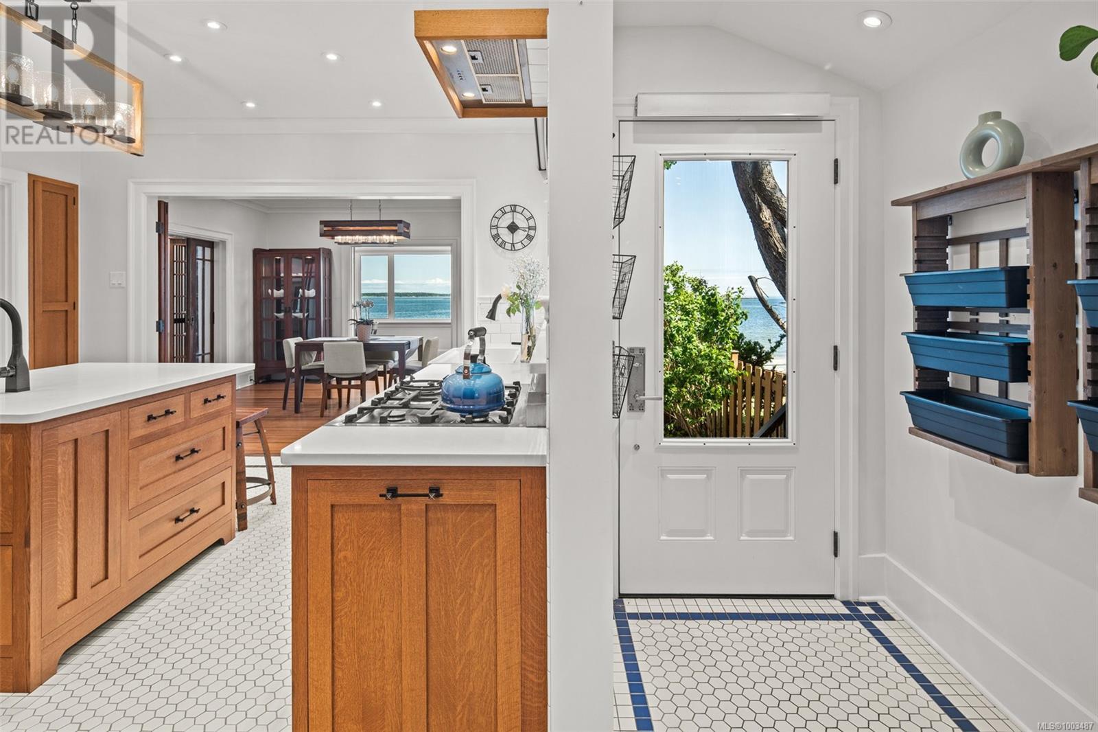 Property at 2170 Esplanade image 5