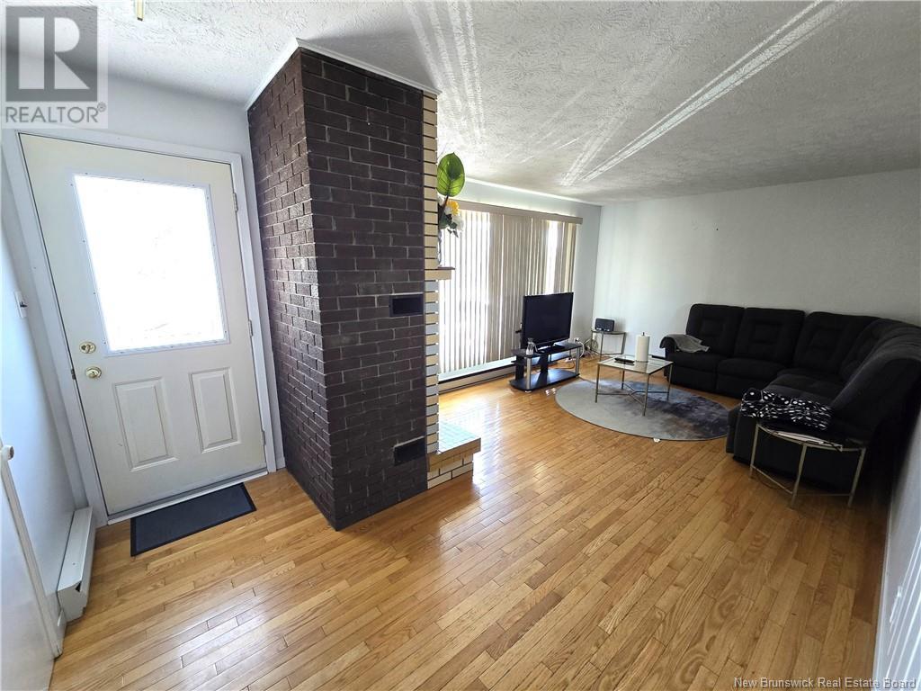 56 32e Avenue, Edmundston, New Brunswick  E3V 2S2 - Photo 6 - NB121154