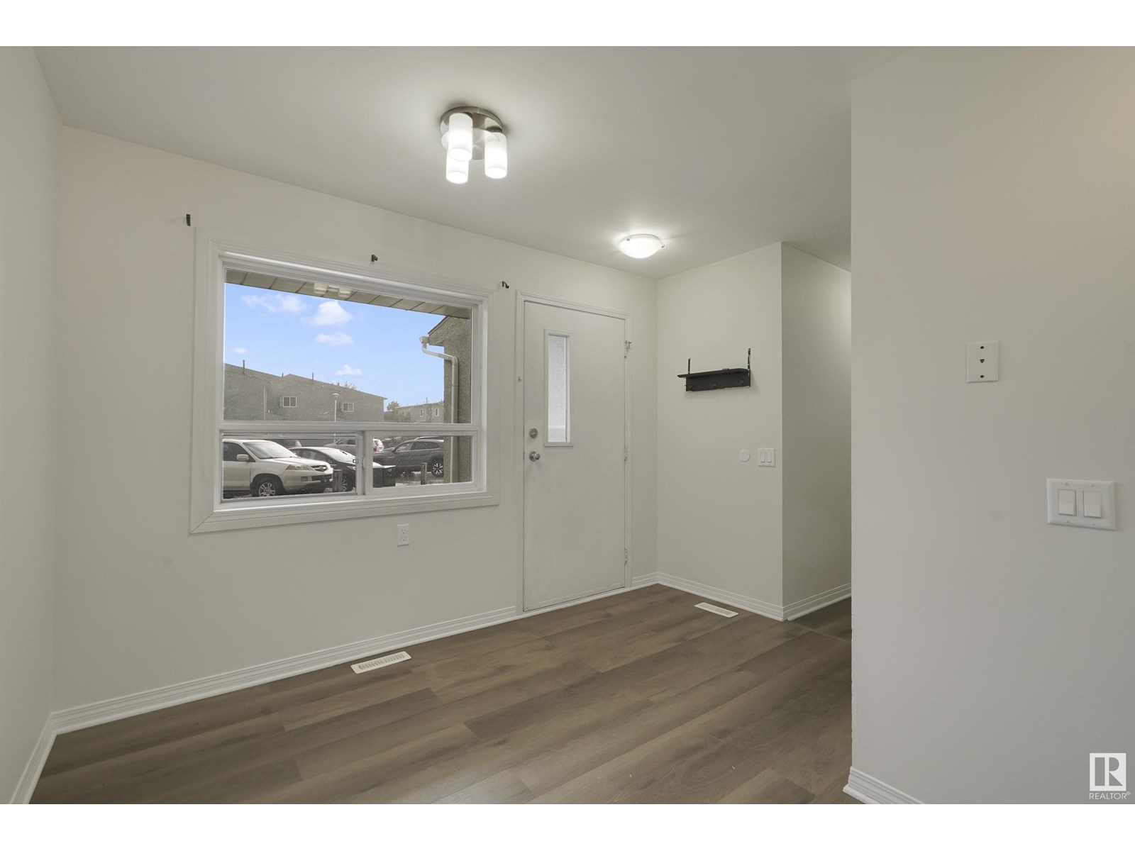 Property at 17751 95 ST NW image 5