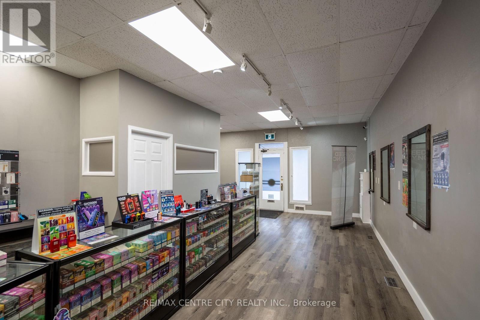 79 Front Street W, Strathroy-Caradoc (Nw), Ontario  N7G 1X6 - Photo 10 - X12232149