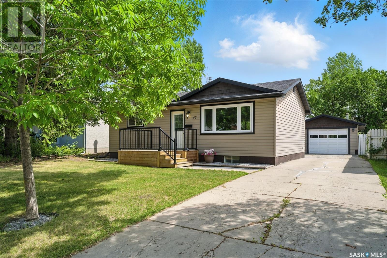 Property at 47 Davidson CRESCENT image 1