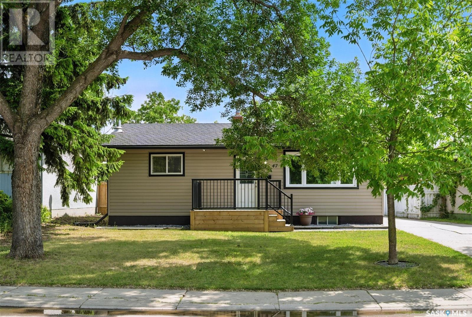 Property at 47 Davidson CRESCENT image 2