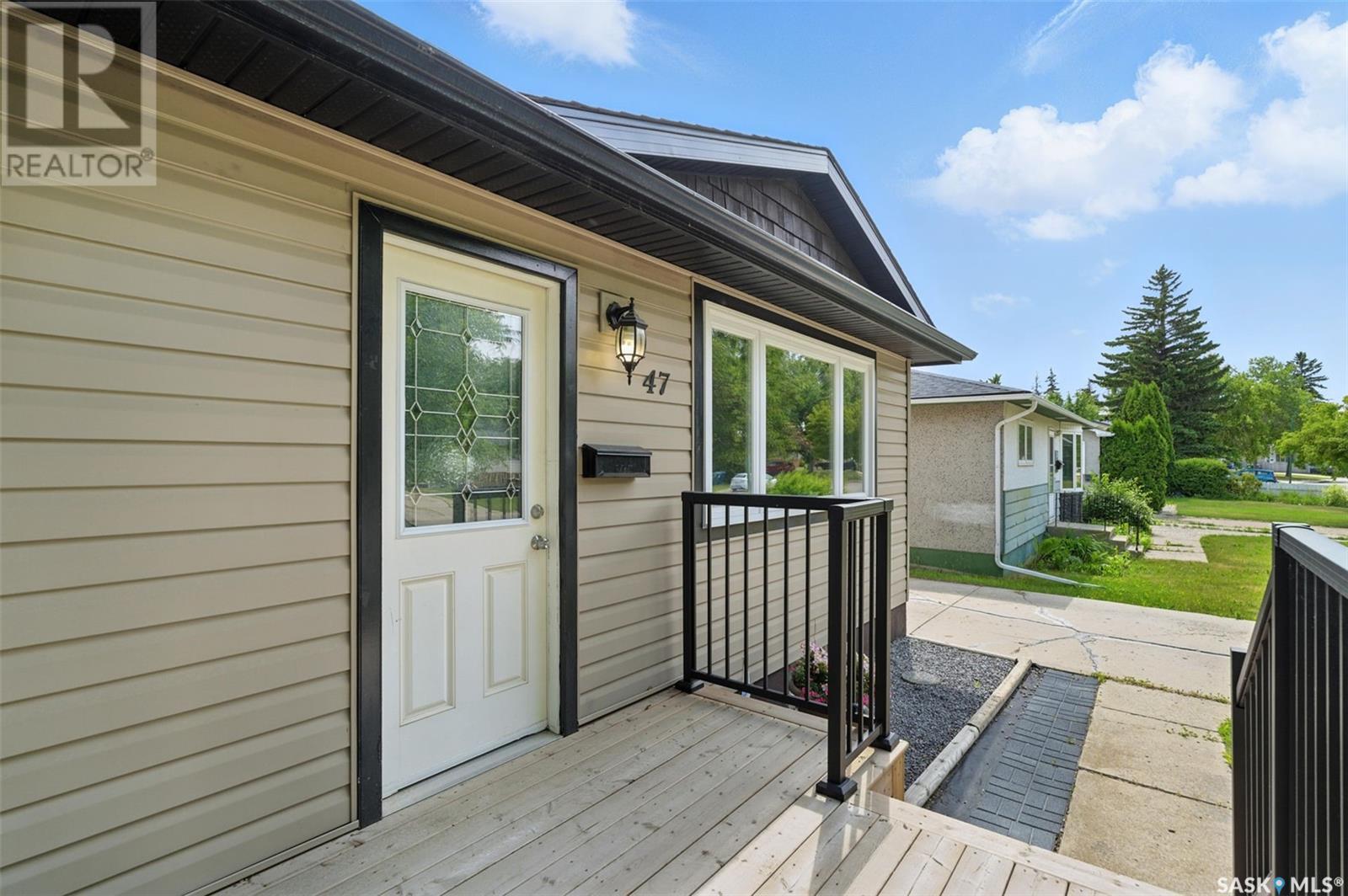 Property at 47 Davidson CRESCENT image 3