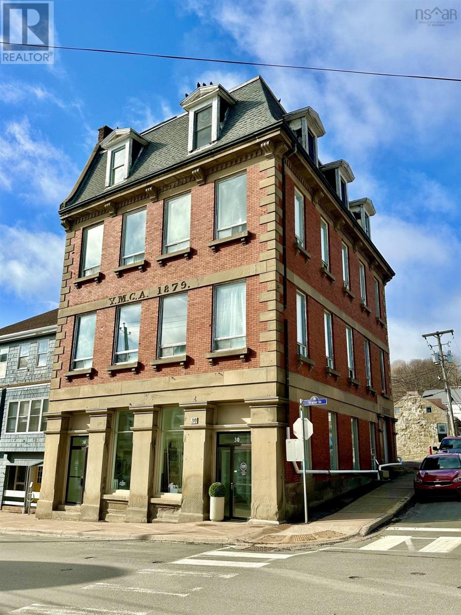 30 Water Street, Pictou, Nova Scotia  B0K 1H0 - Photo 1 - 202506950