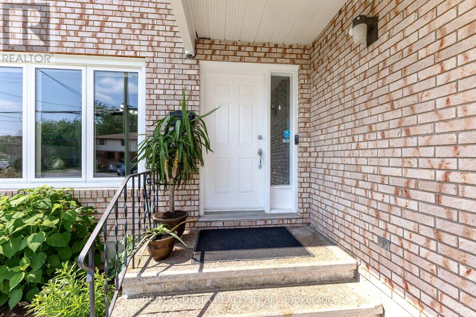 Property at 1503 GOTH AVENUE image 3
