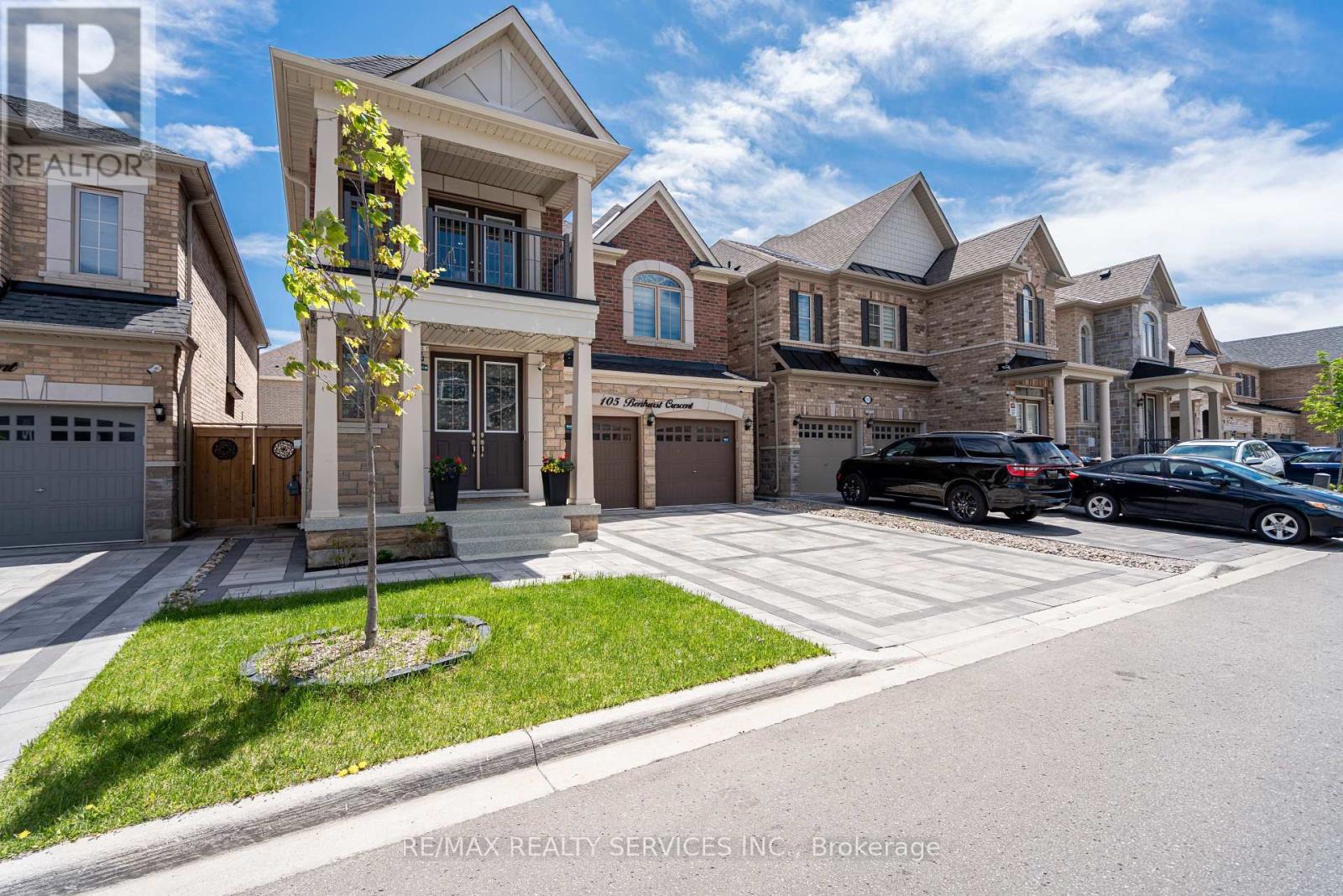 Property at 105 BENHURST CRESCENT image 3