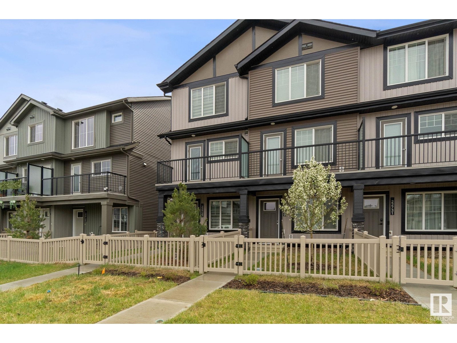 Property at 22727 84 AV NW image 1