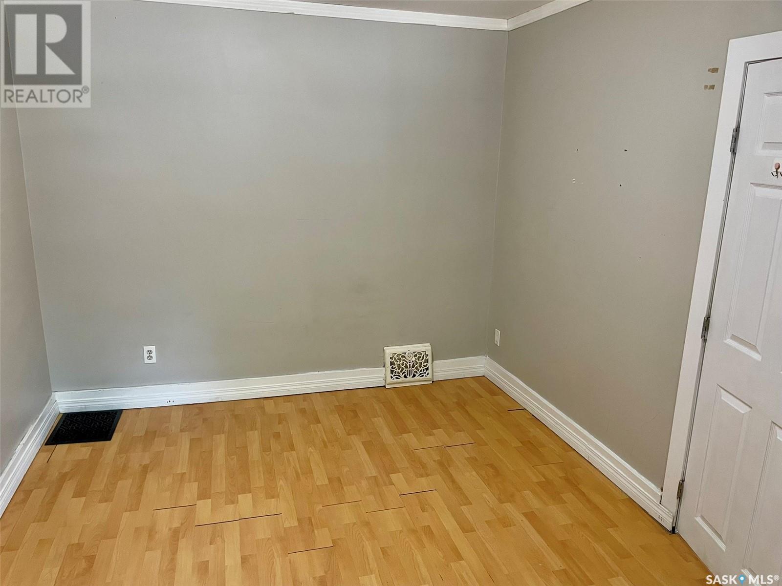 2033 Atkinson Street, Regina, Saskatchewan S4N 3W8 - Photo 13 - SK009926