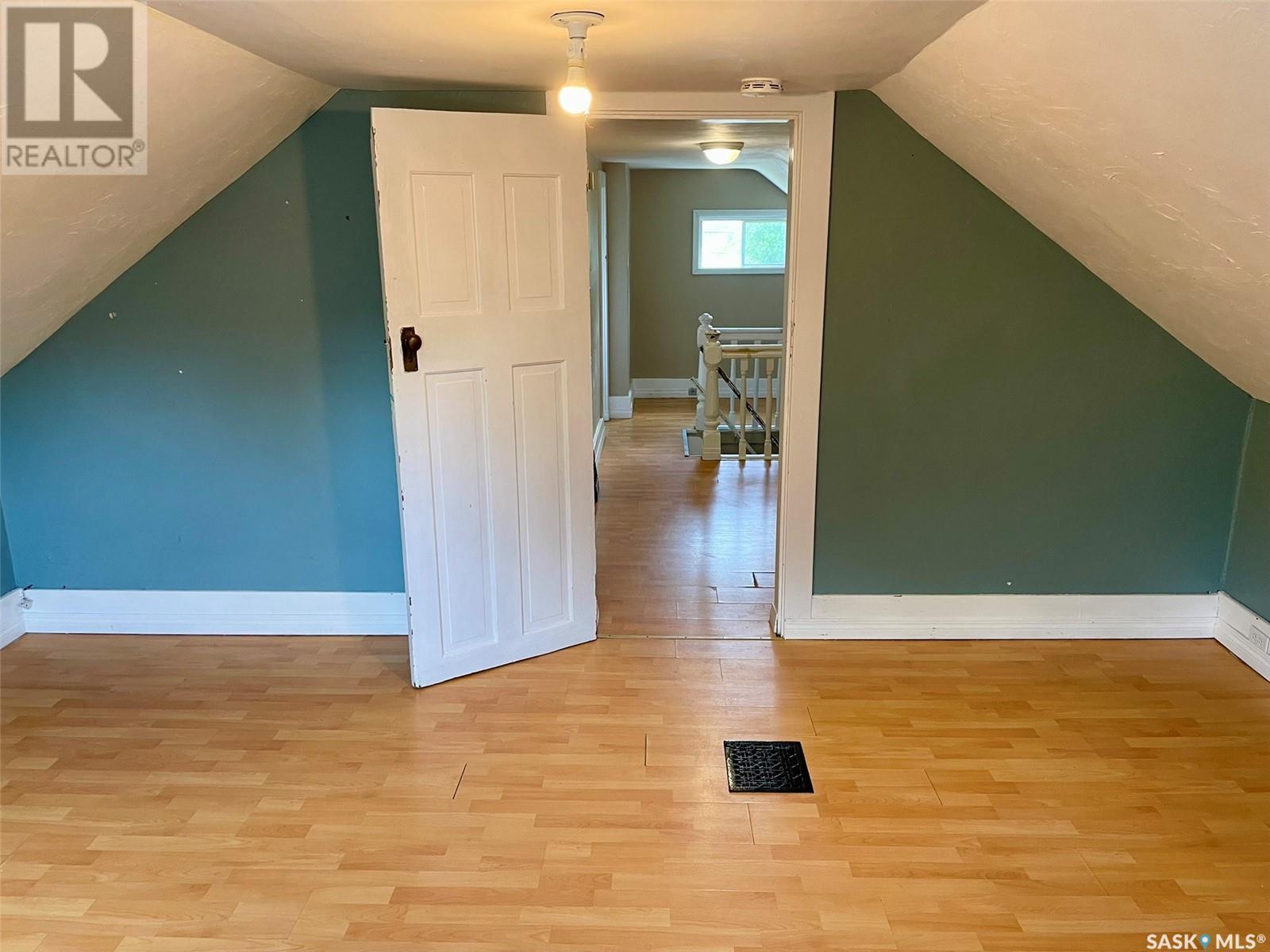 2033 Atkinson Street, Regina, Saskatchewan S4N 3W8 - Photo 16 - SK009926