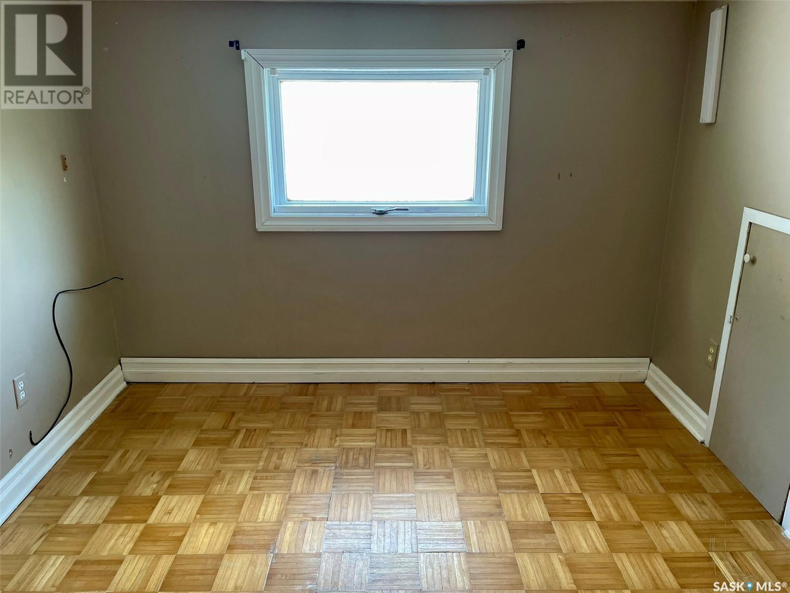 2033 Atkinson Street, Regina, Saskatchewan S4N 3W8 - Photo 18 - SK009926