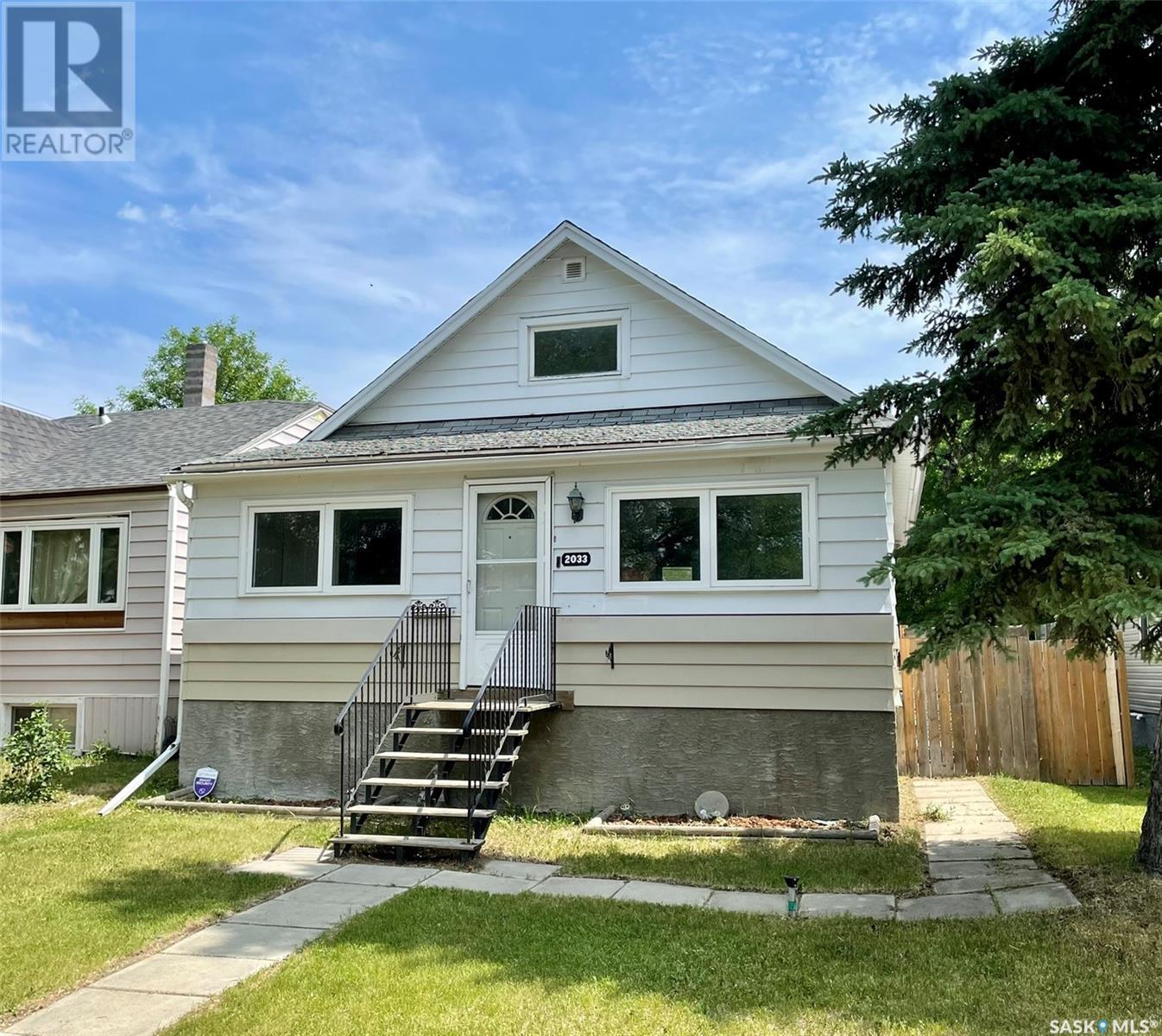 2033 Atkinson Street, Regina, Saskatchewan S4N 3W8 - Photo 2 - SK009926