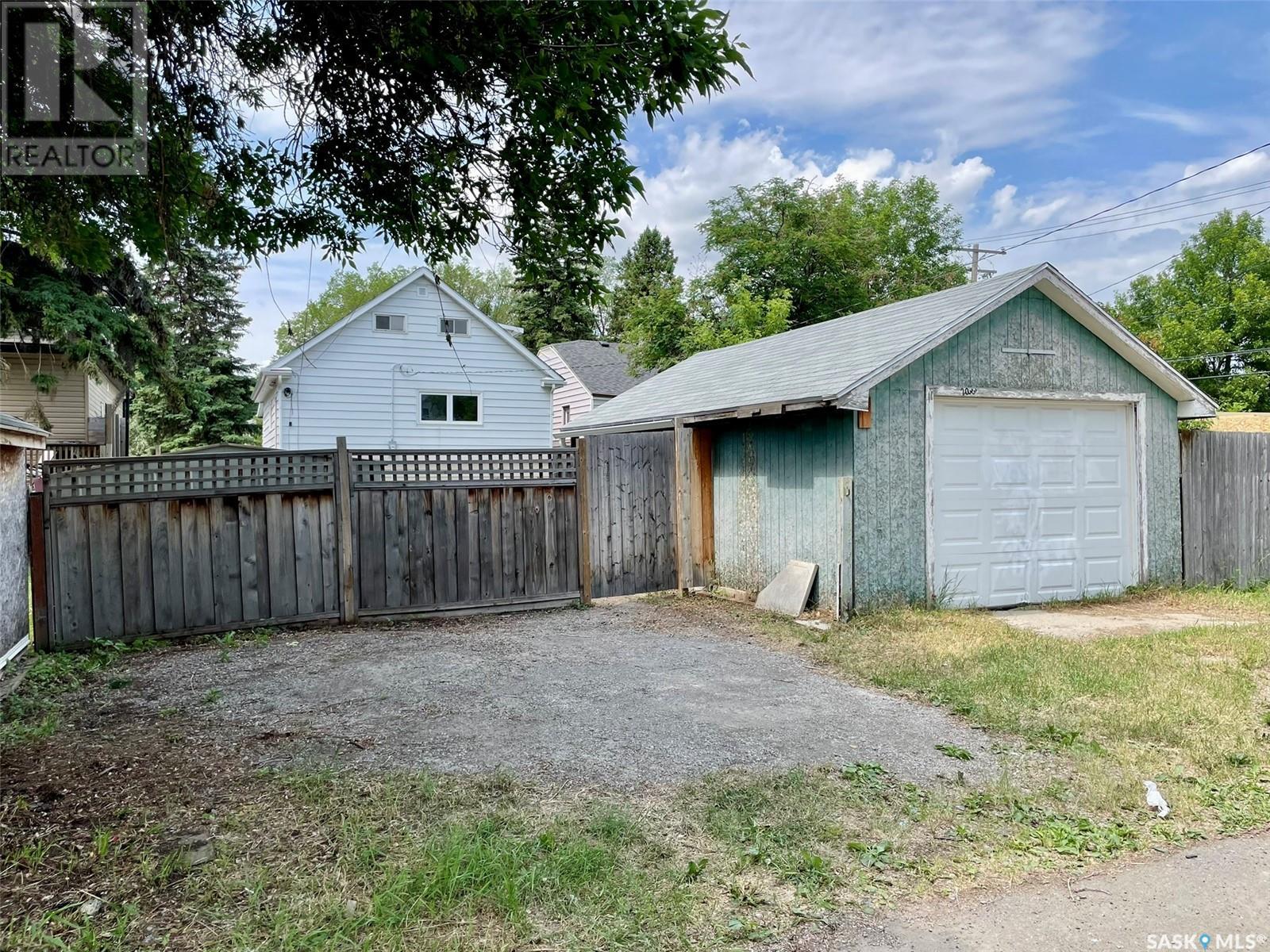 2033 Atkinson Street, Regina, Saskatchewan S4N 3W8 - Photo 26 - SK009926