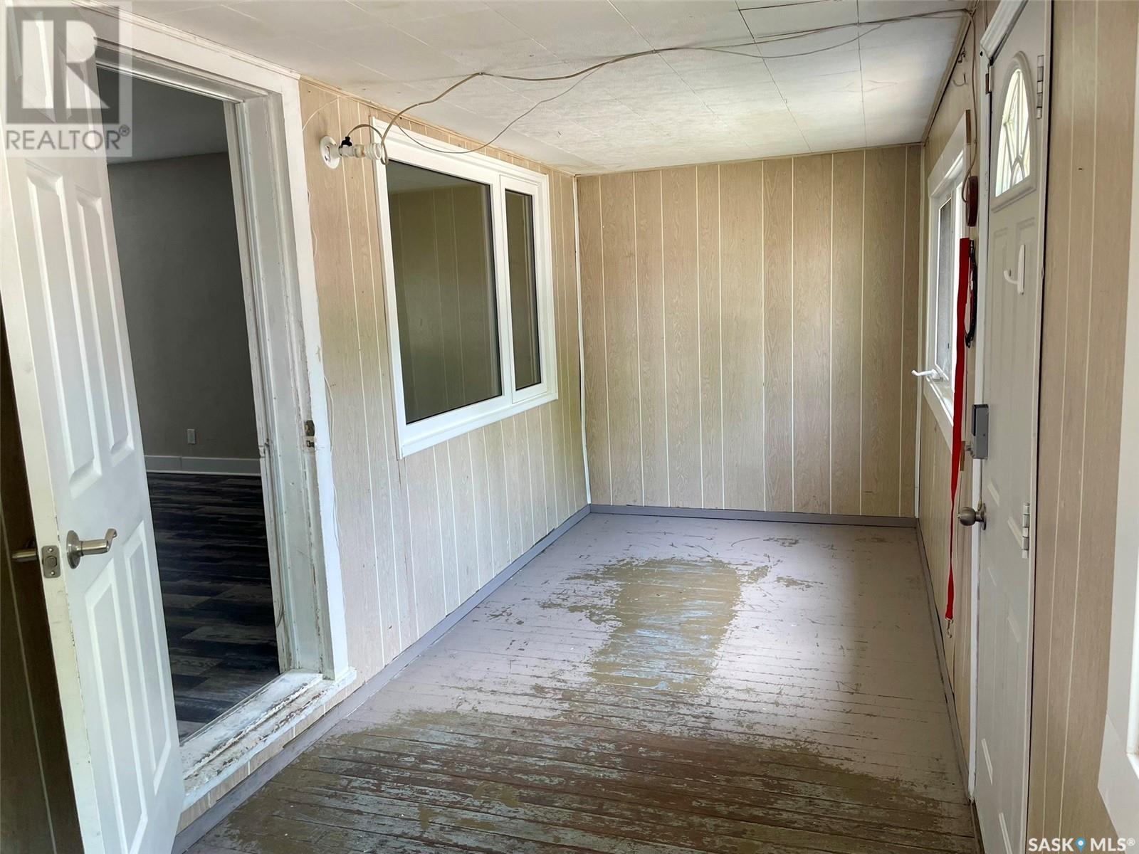 2033 Atkinson Street, Regina, Saskatchewan S4N 3W8 - Photo 4 - SK009926