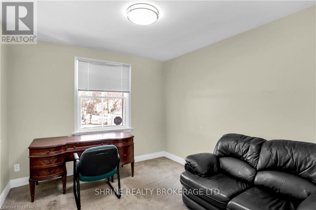 Property at 367 SPRINGBANK DRIVE image 4