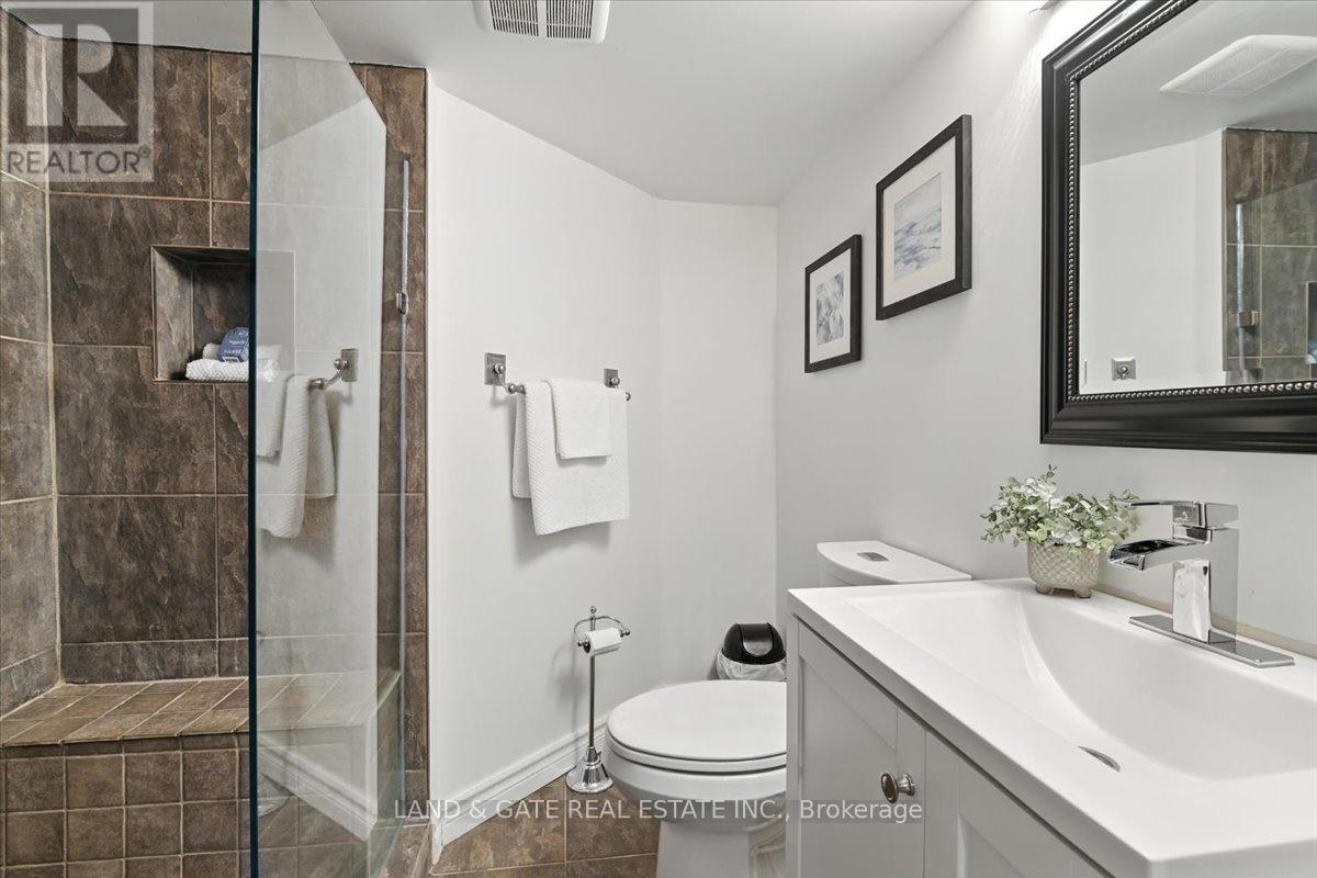 376 King Street E, Oshawa, Ontario  L1H 1E2 - Photo 33 - E12232282