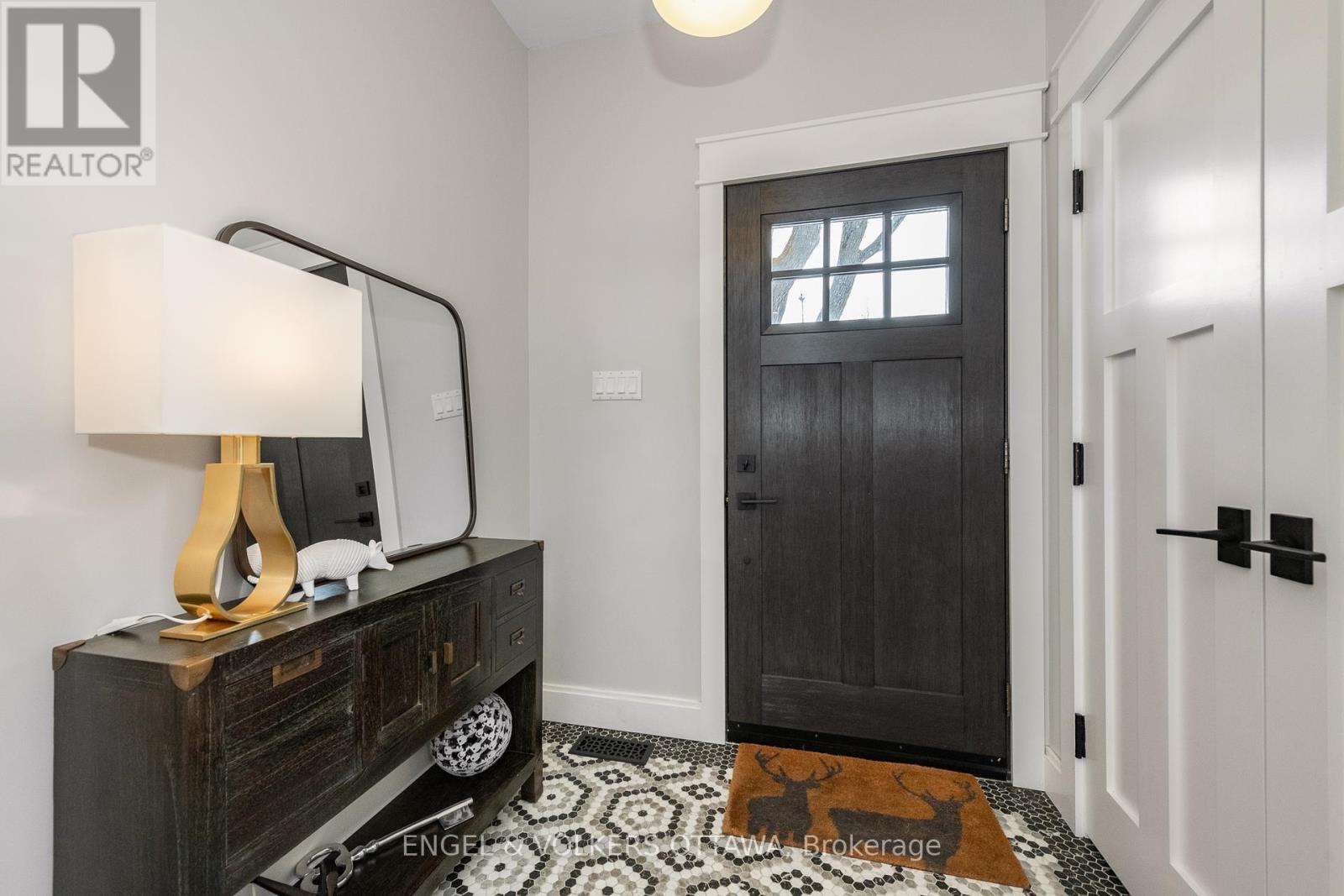 Property at 25 MASON TERRACE image 5