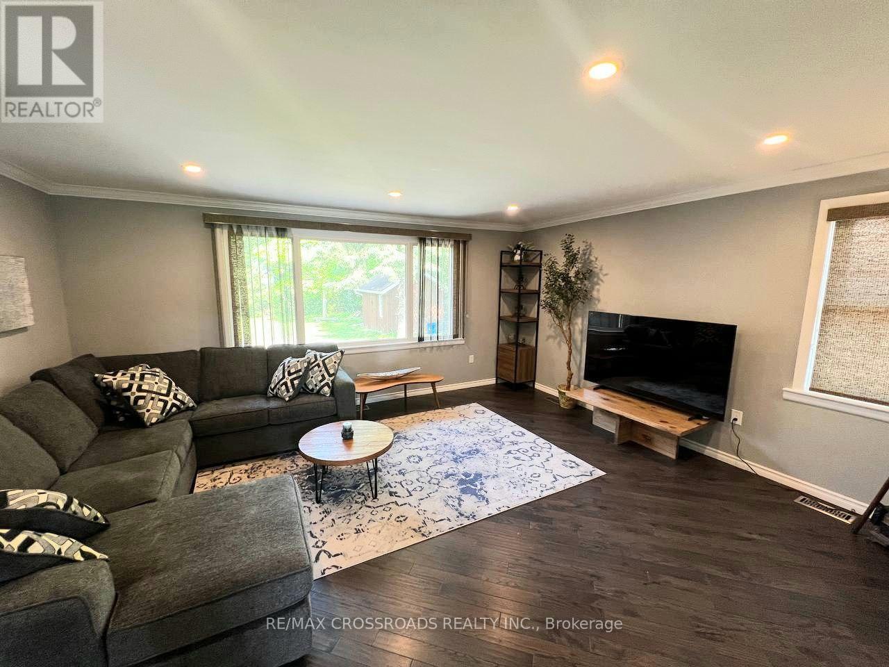 Property at 105 BAYVIEW DRIVE image 5