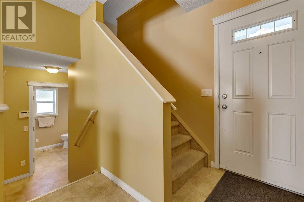 Property at 211 Covepark Green NE image 3