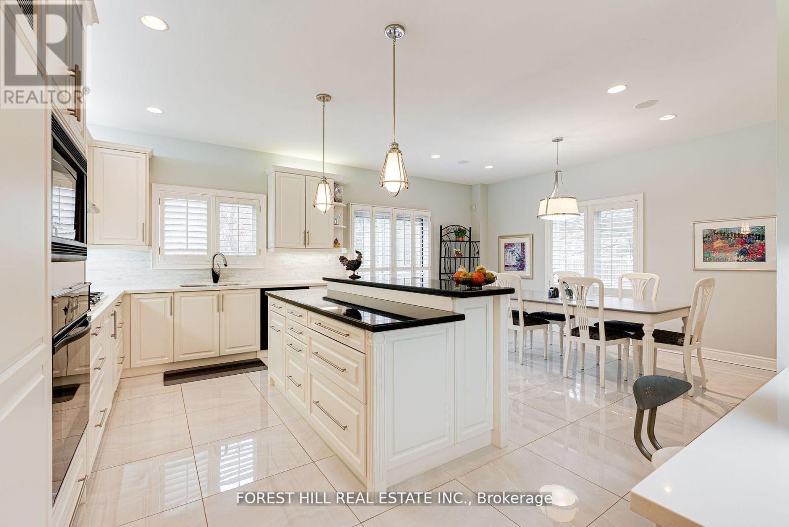 Property at 66 SANIBEL CRESCENT image 4