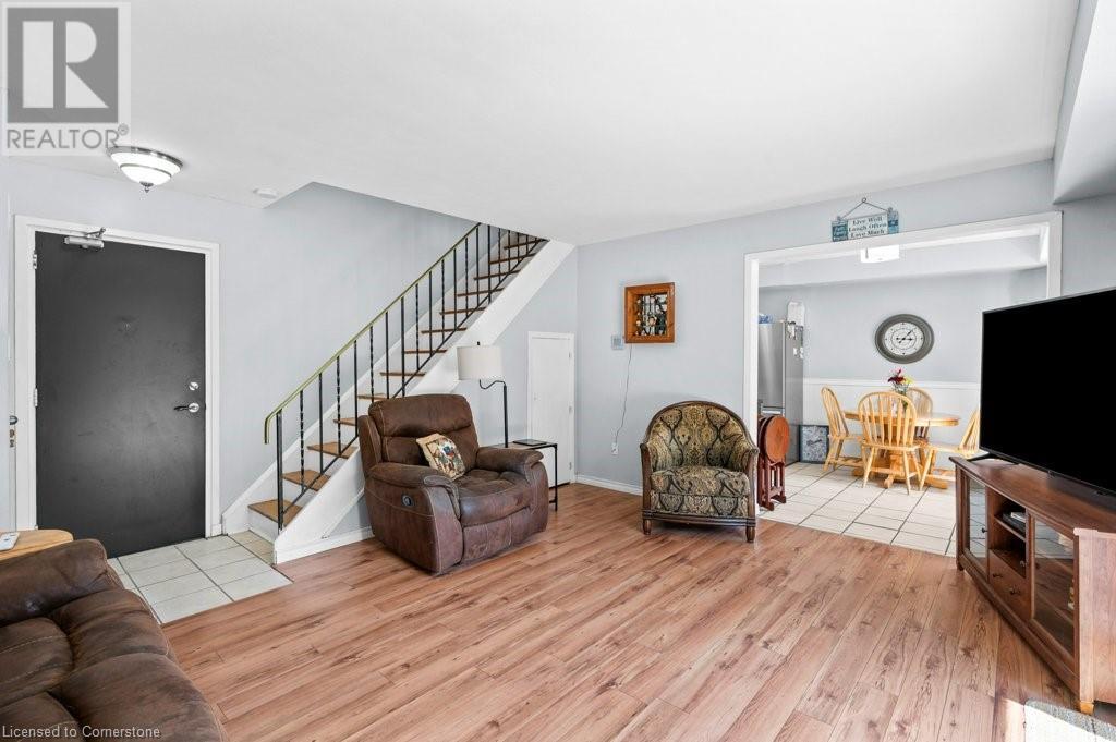 Property at 483 CLARIDGE Road Unit# 2 image 5