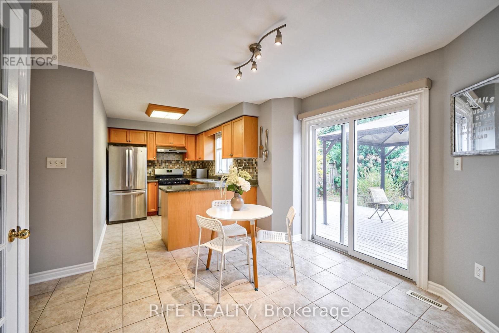 51 Kraus Road, Barrie (Edgehill Drive), Ontario  L4N 0N5 - Photo 6 - S12232113