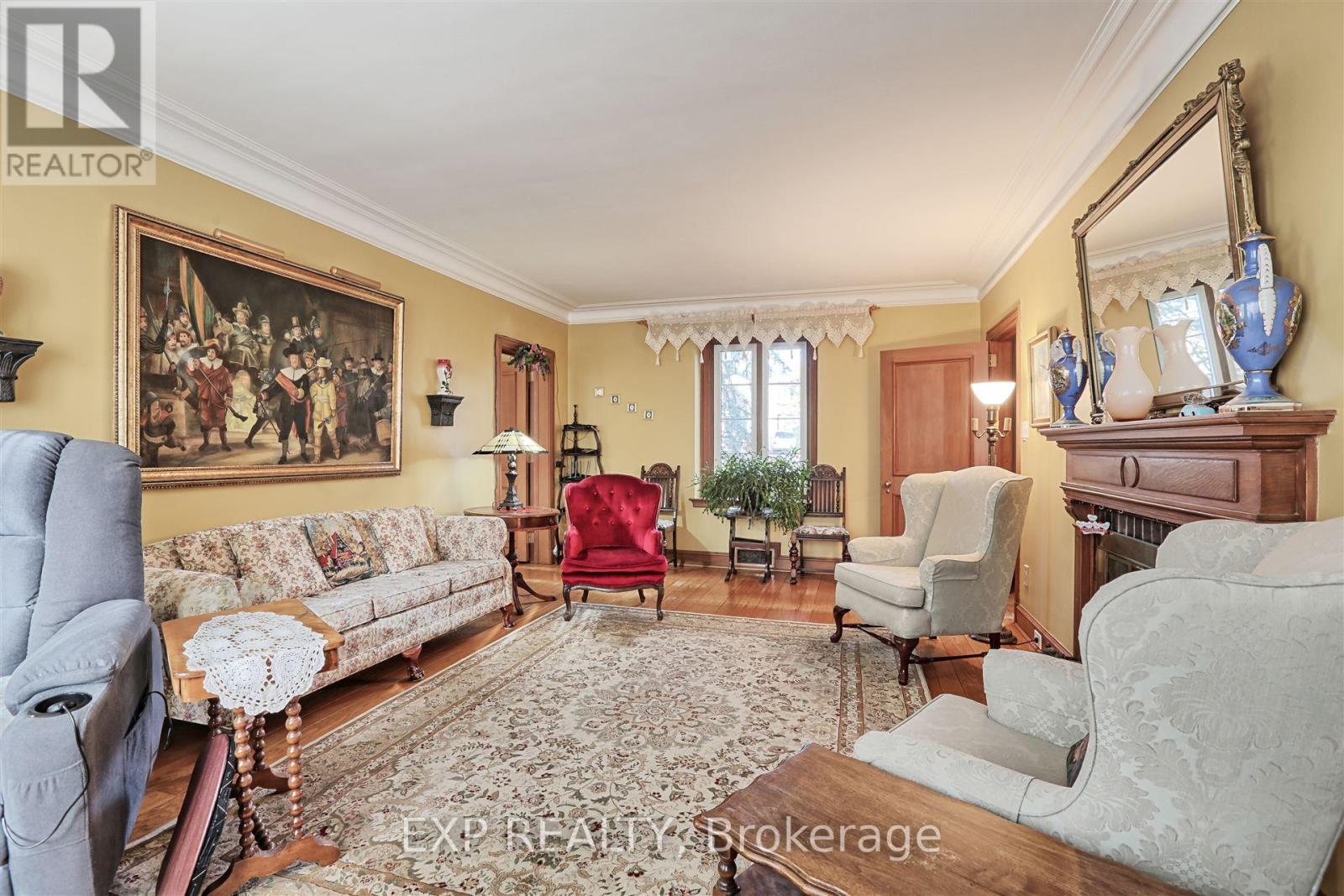 Property at 2470 JARVIS STREET image 5