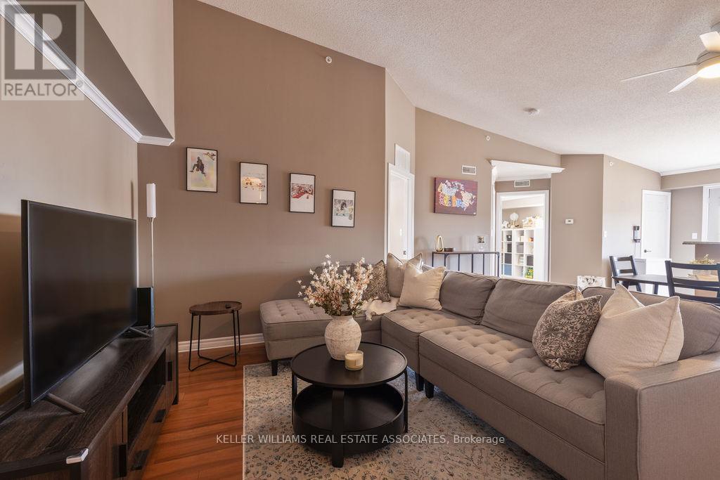 411 - 4003 Kilmer Drive, Burlington, Ontario  L7M 4M1 - Photo 1 - W12232064