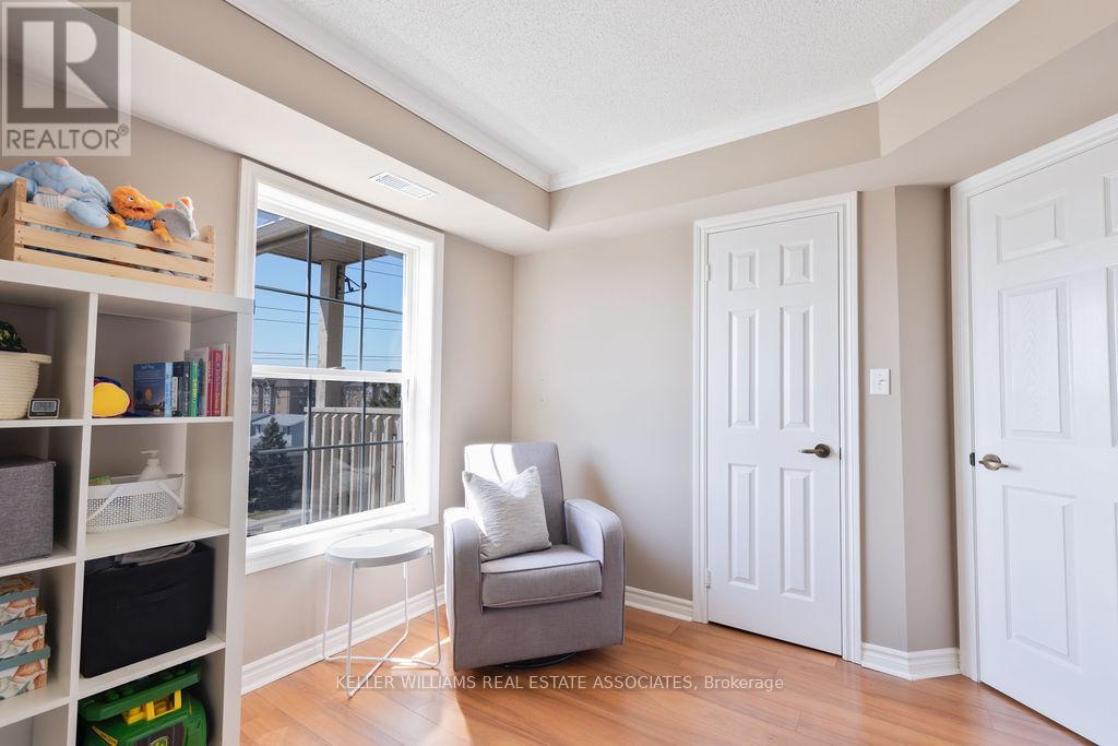 411 - 4003 Kilmer Drive, Burlington, Ontario  L7M 4M1 - Photo 11 - W12232064