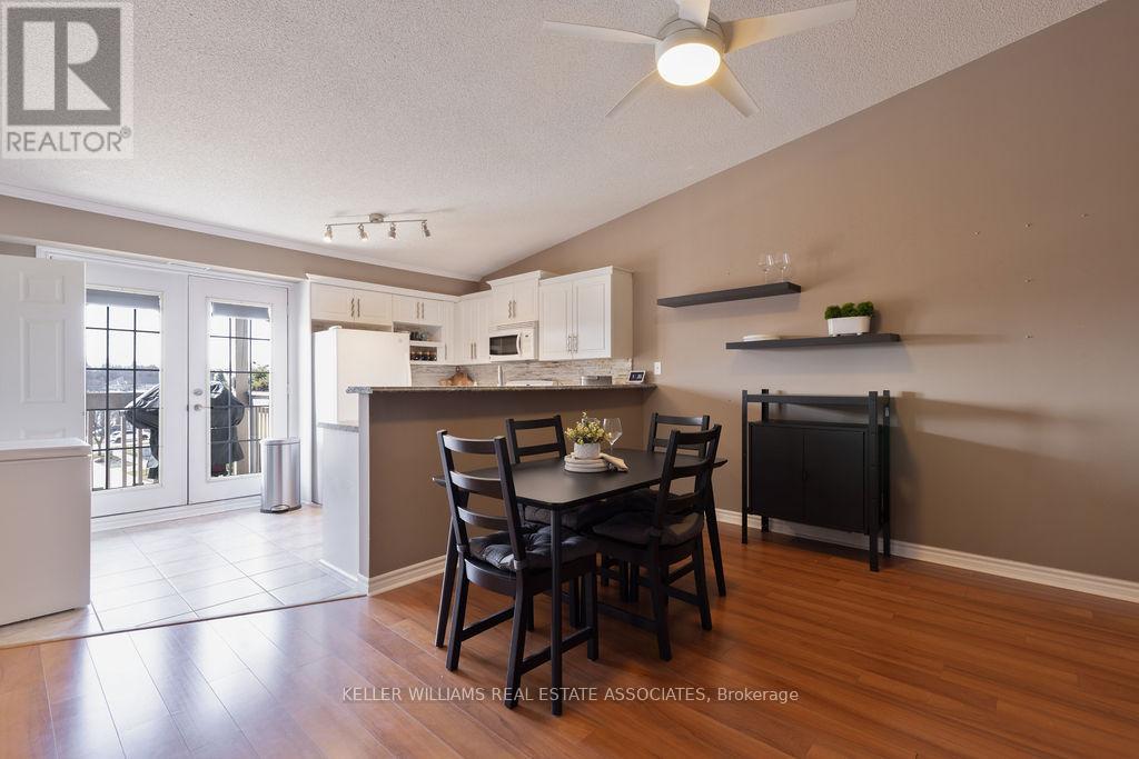 411 - 4003 Kilmer Drive, Burlington, Ontario  L7M 4M1 - Photo 3 - W12232064