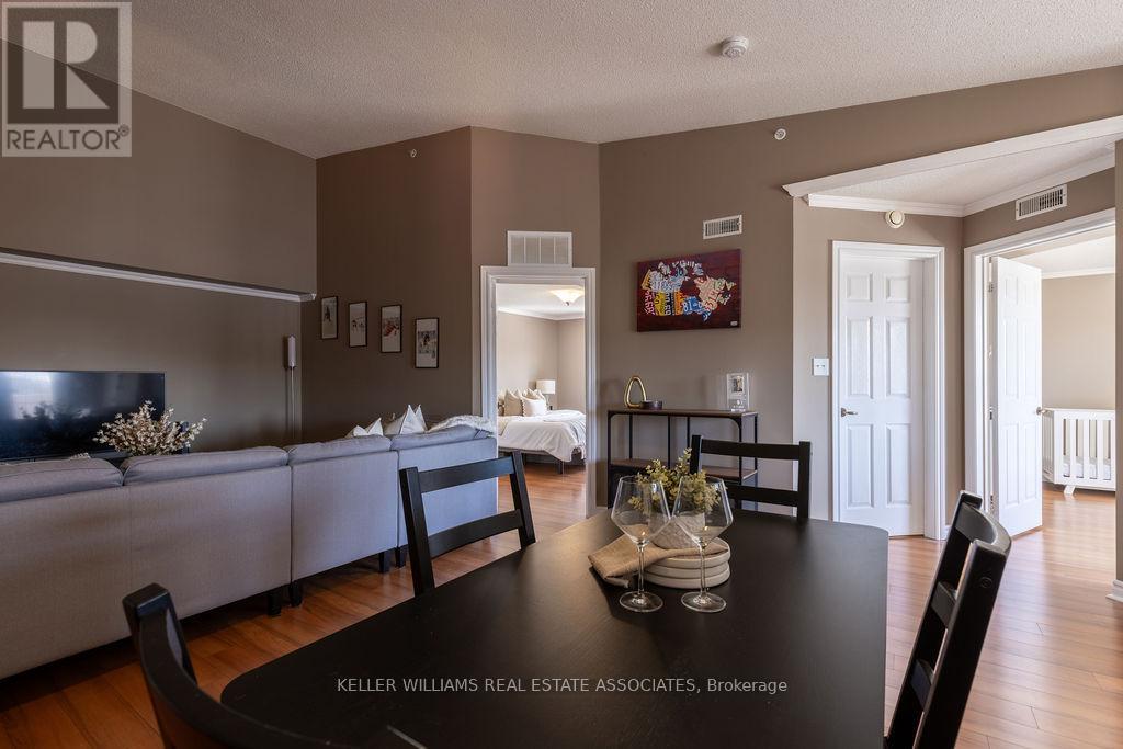 411 - 4003 Kilmer Drive, Burlington, Ontario  L7M 4M1 - Photo 4 - W12232064