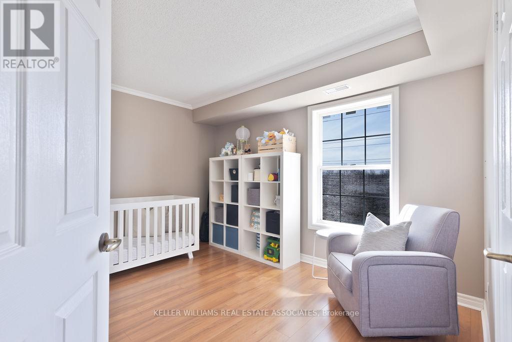 411 - 4003 Kilmer Drive, Burlington, Ontario  L7M 4M1 - Photo 8 - W12232064