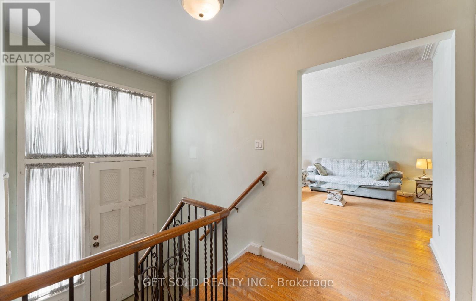 Property at 40 BANKFIELD DRIVE image 3