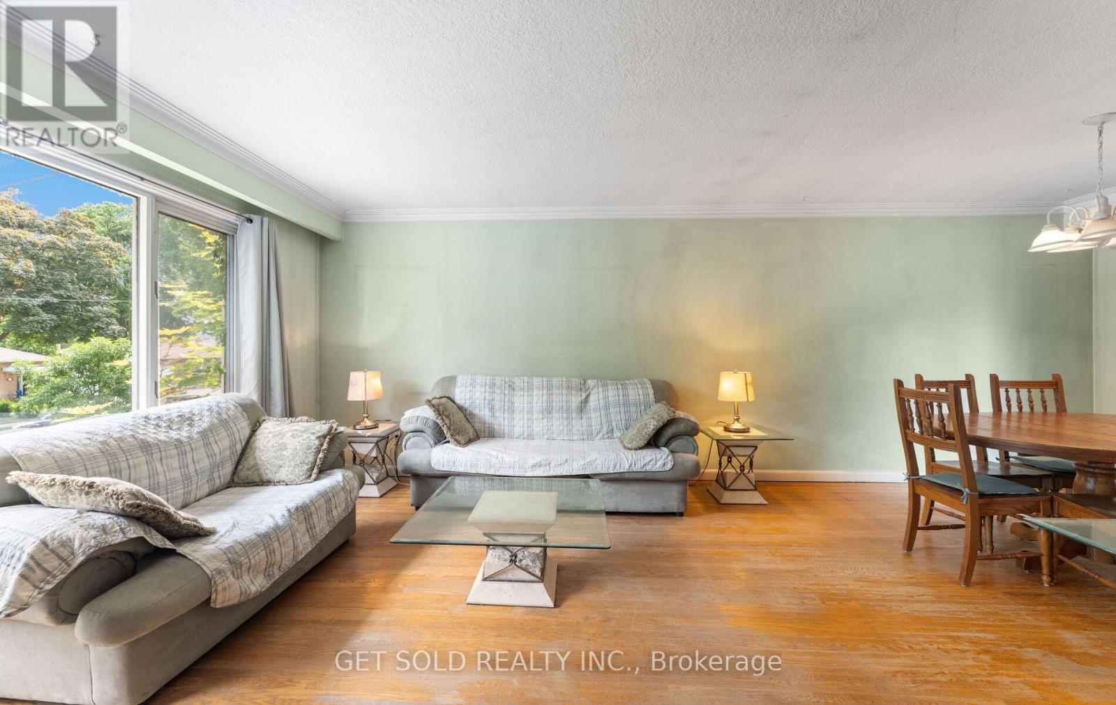 Property at 40 BANKFIELD DRIVE image 5