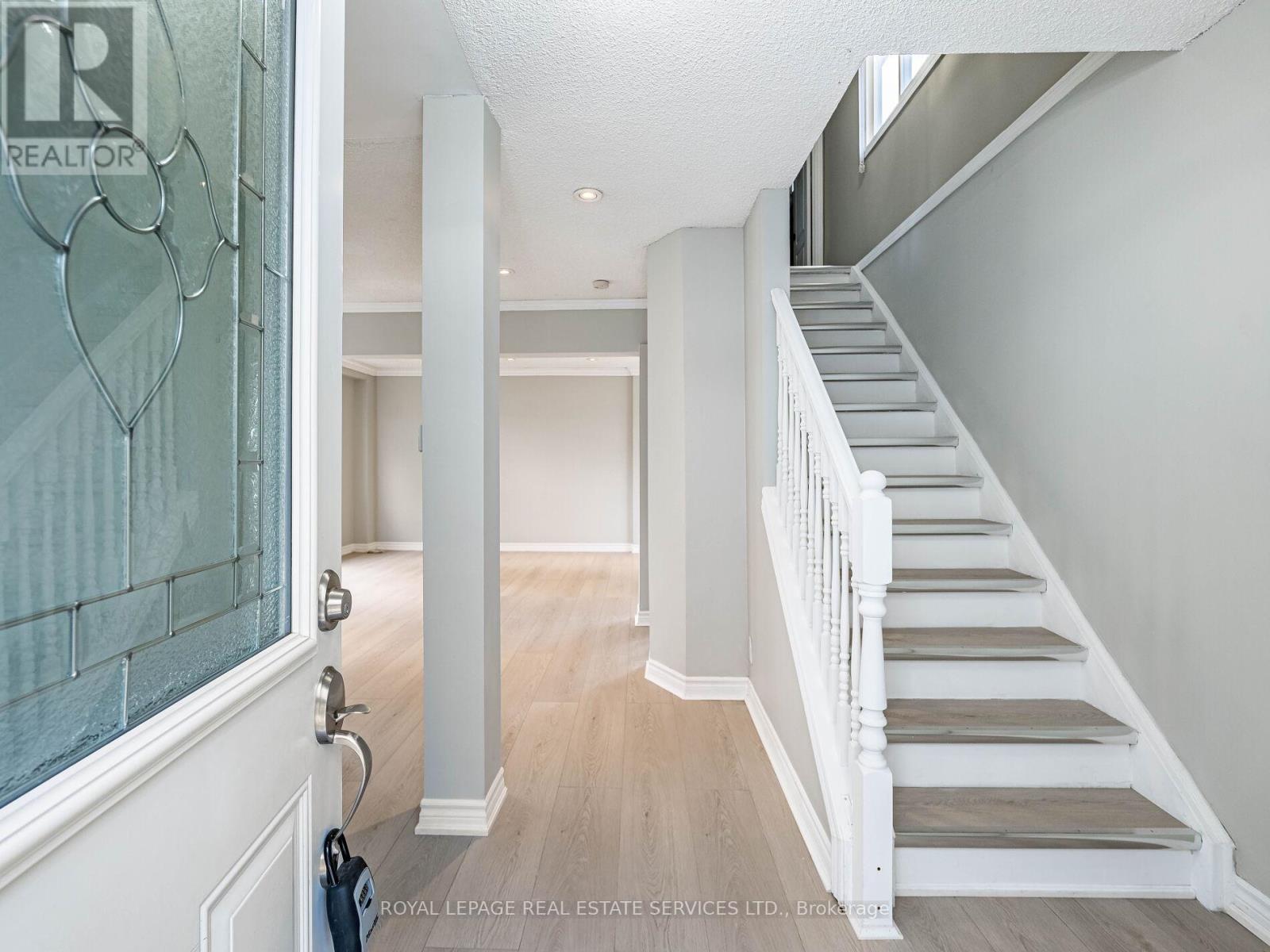 Property at 20 HANDEL COURT image 4