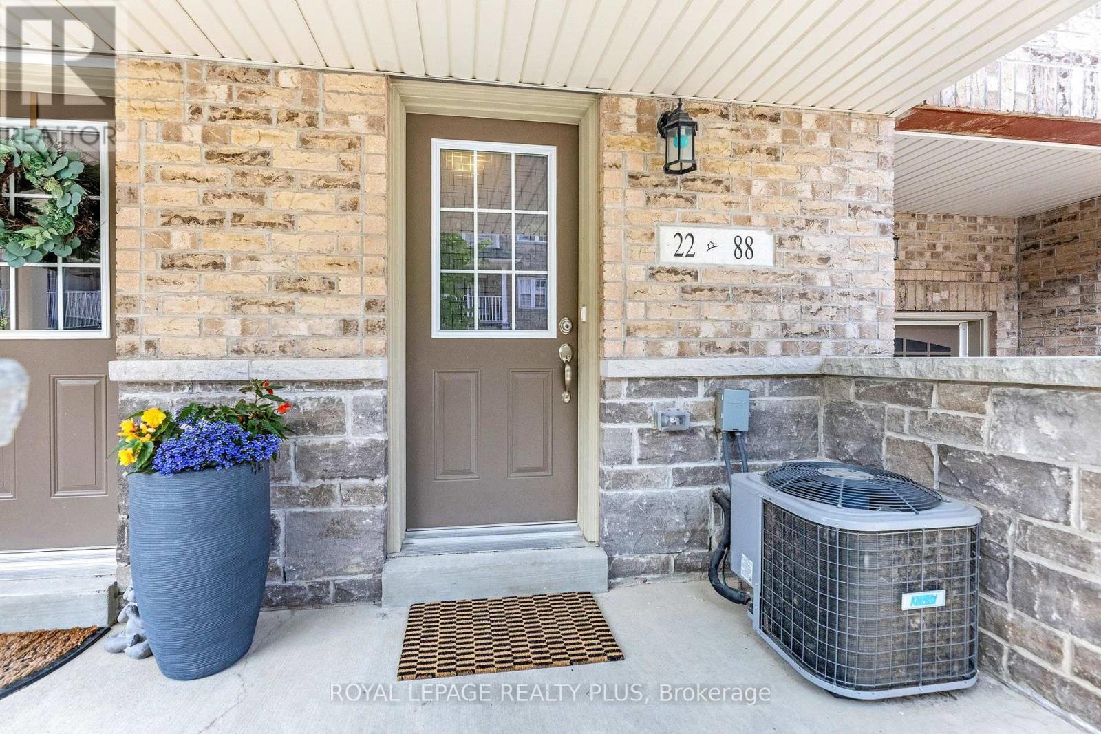Property at 22 - 88 DECORSO DRIVE image 4